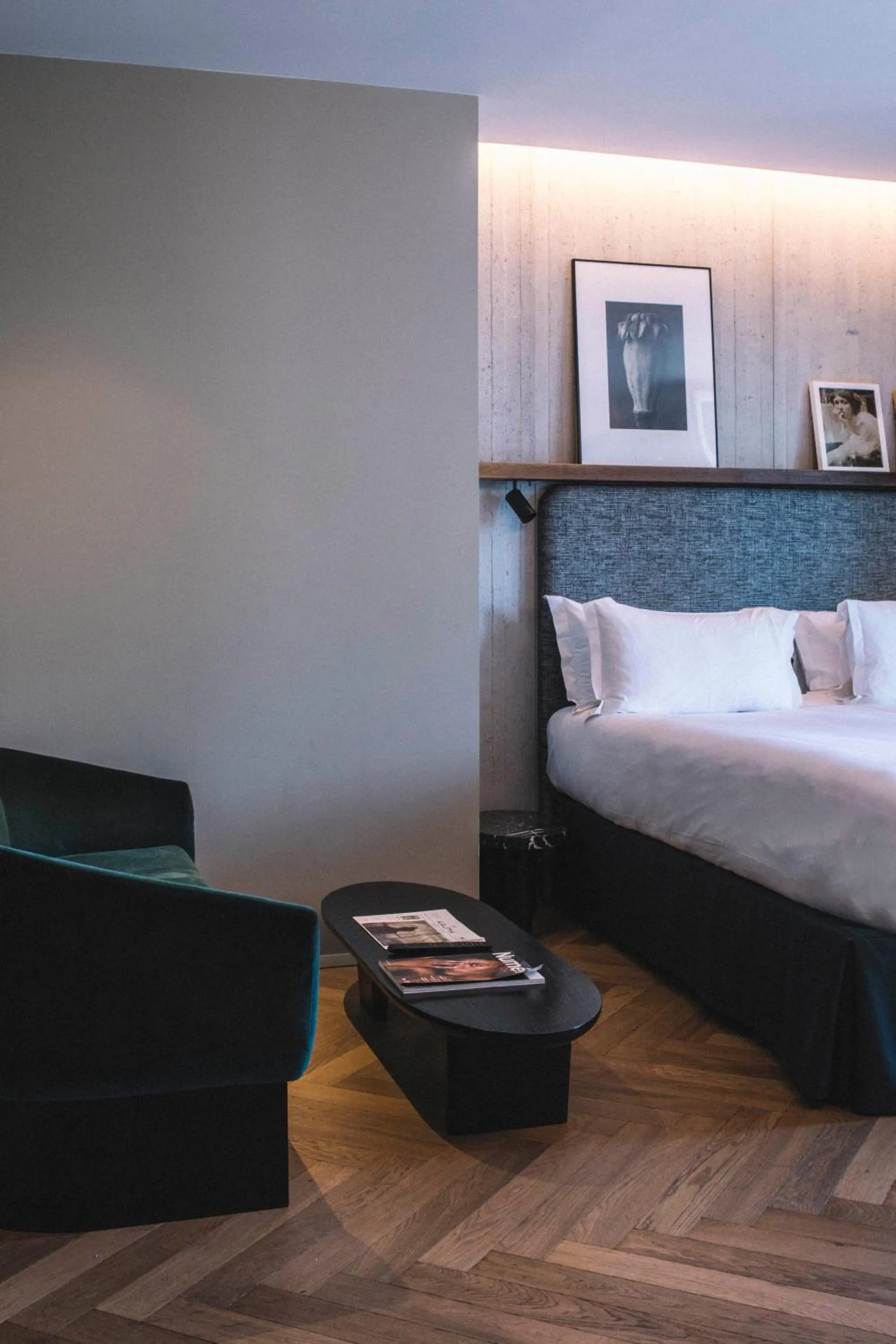 Living room, Bed in Hôtel National Des Arts et Métiers