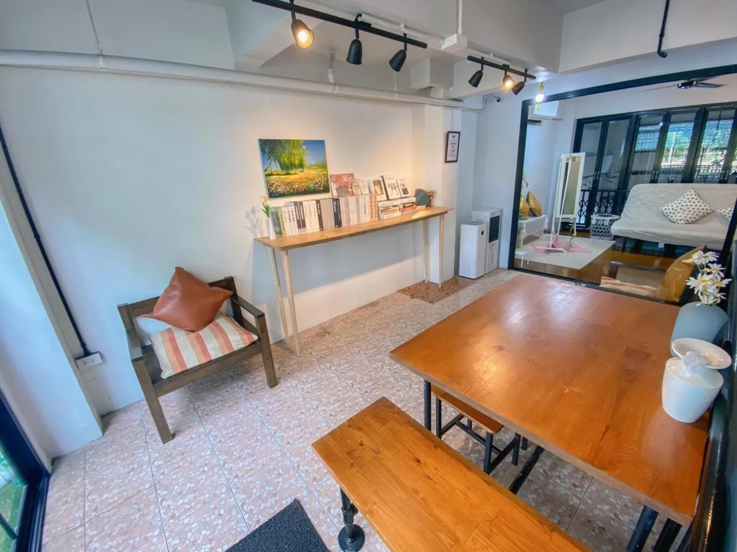 Area and facilities in Sleep Owl Hostel