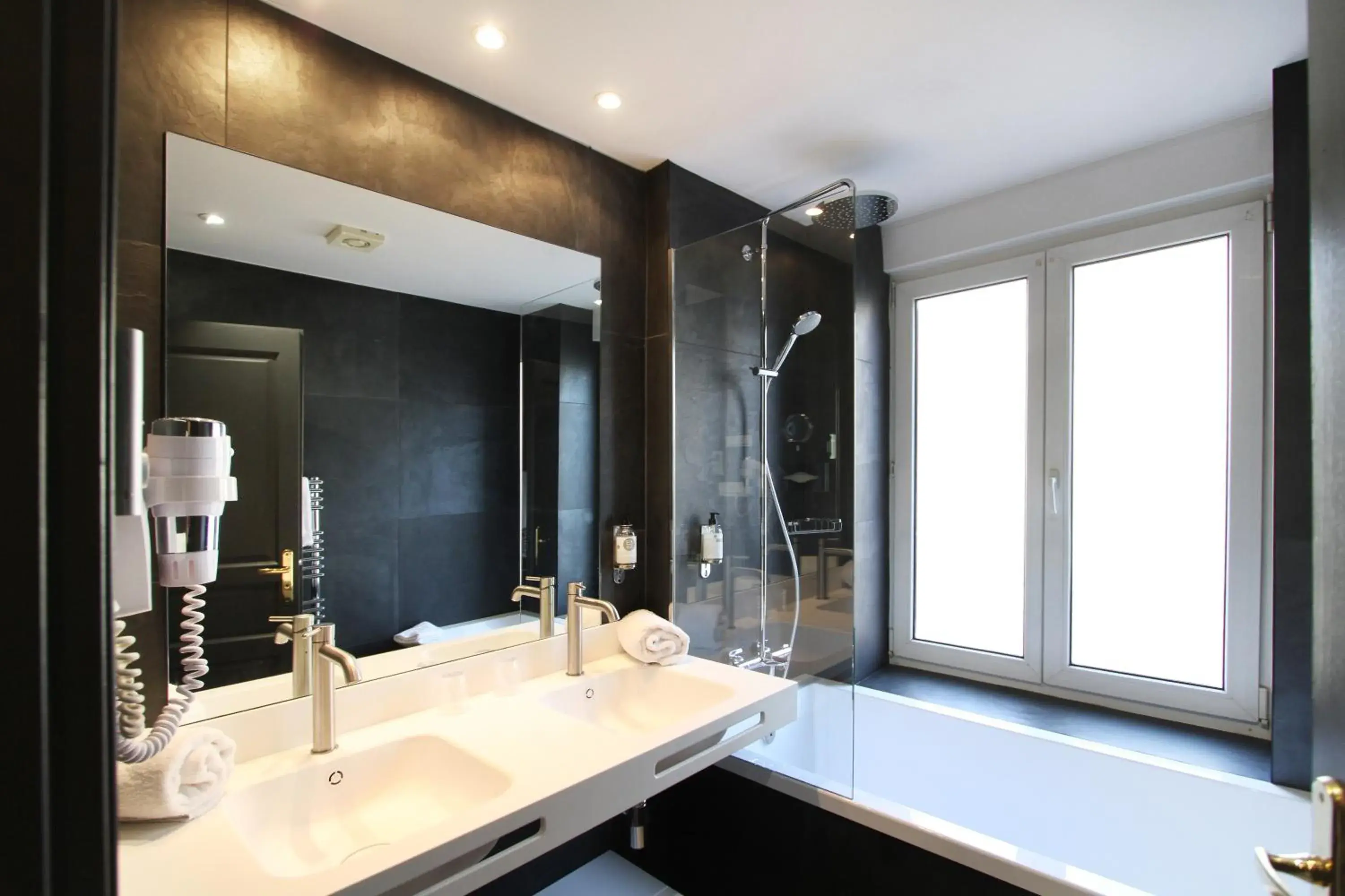 Superior Quadruple Room in Hotel de la Jamagne & Spa Superior Quadruple Room in Hotel de la Jamagne & Spa