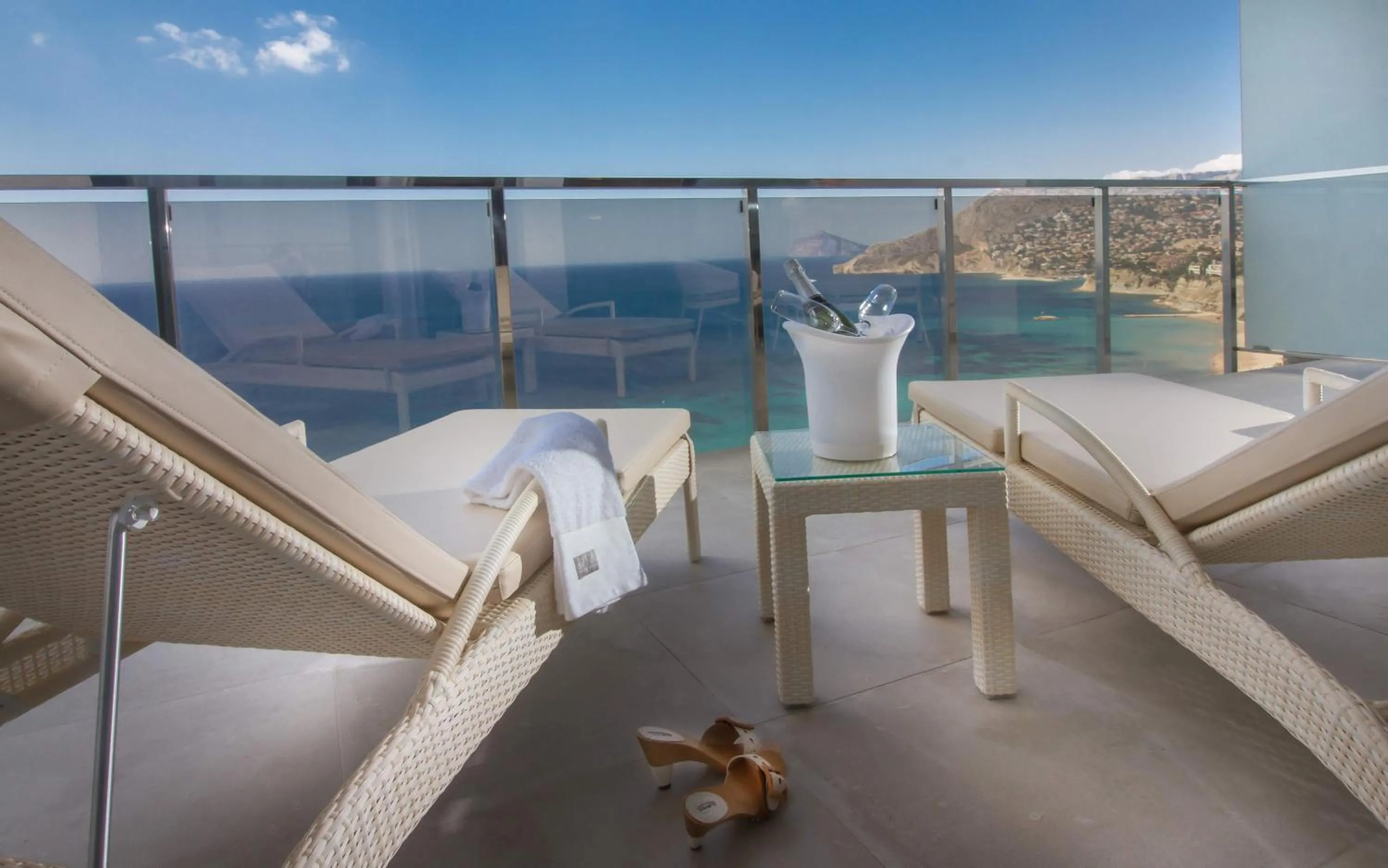 Natural landscape in ESTIMAR Calpe Suitopia