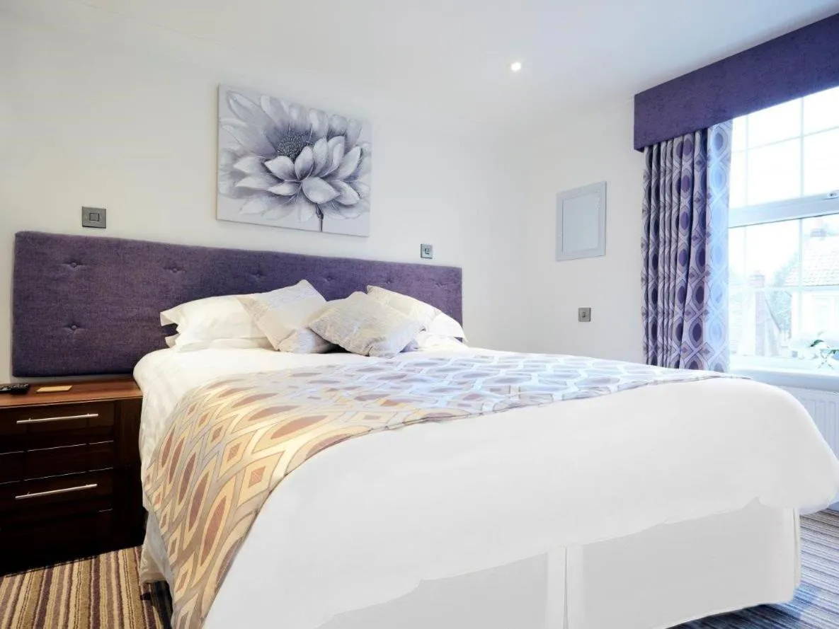 Bedroom, Bed in The Rose and Crown