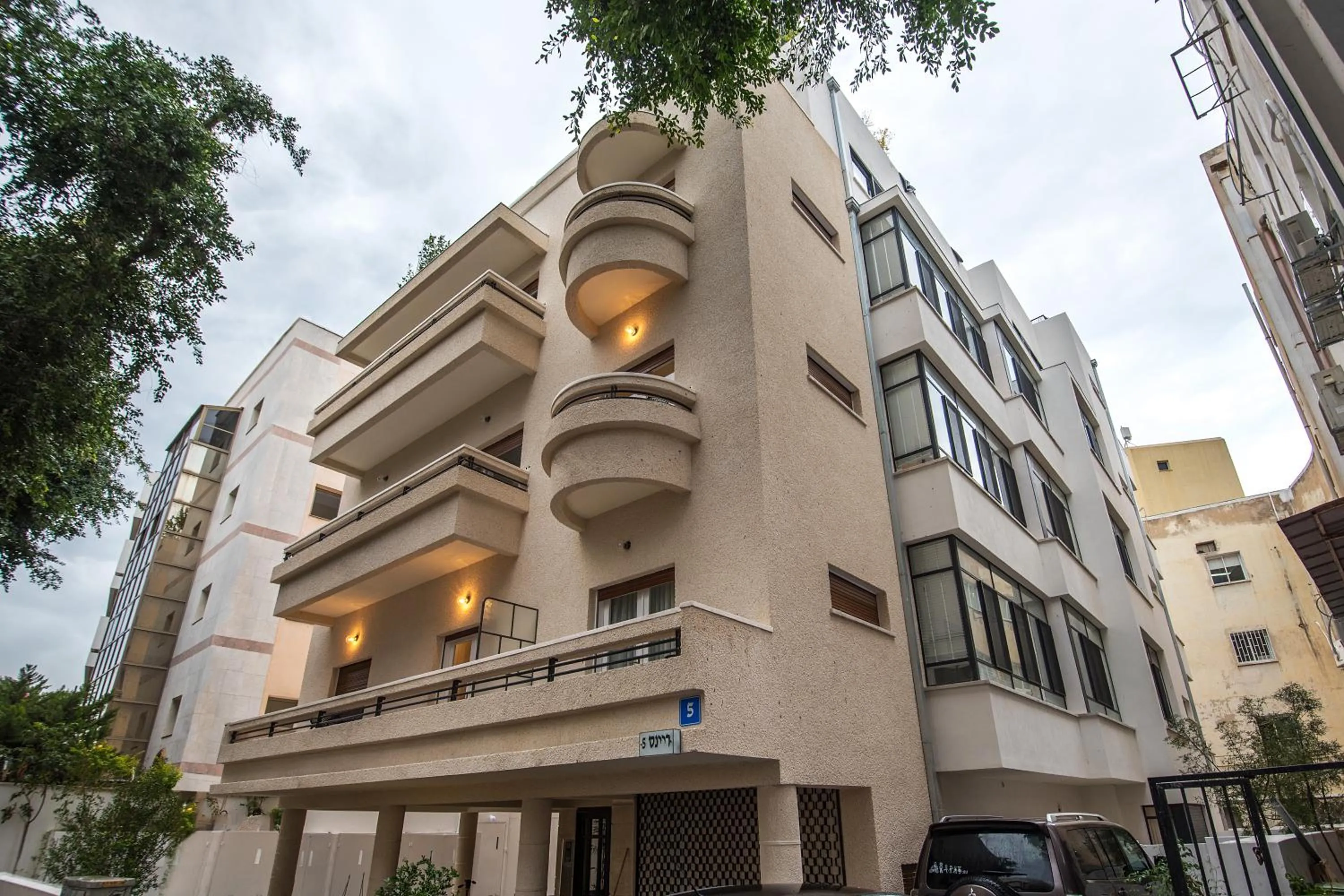 Property building in Reines5 TLV