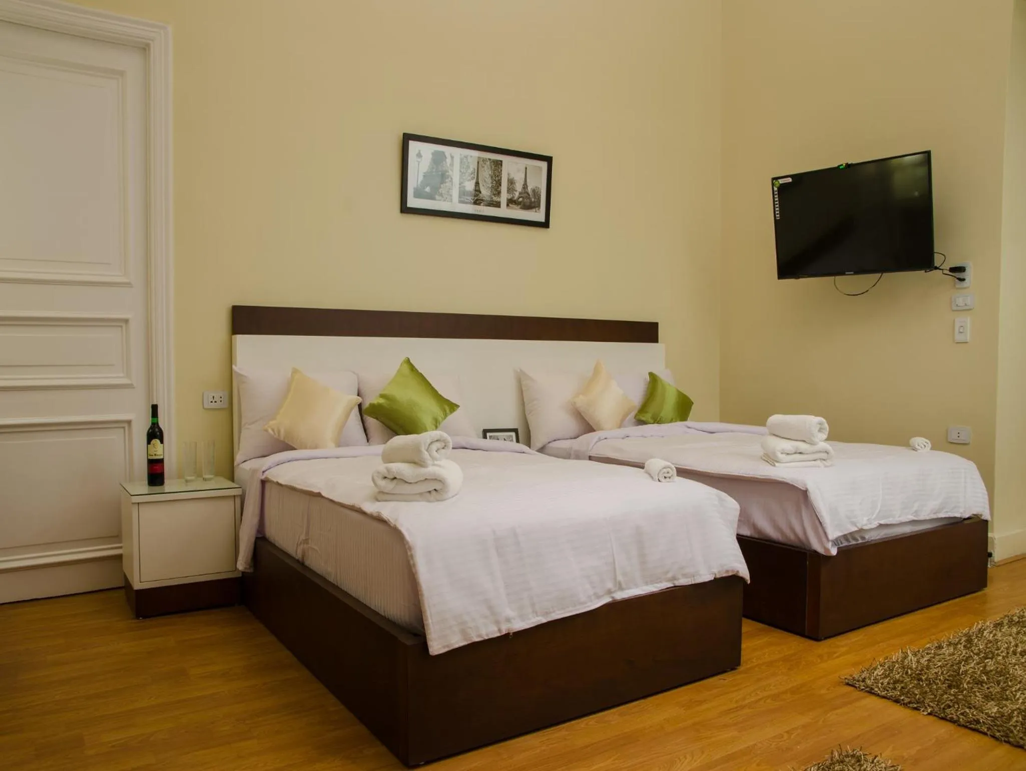 Photo of the whole room, Bed in Grand Agor Hotel Cairo