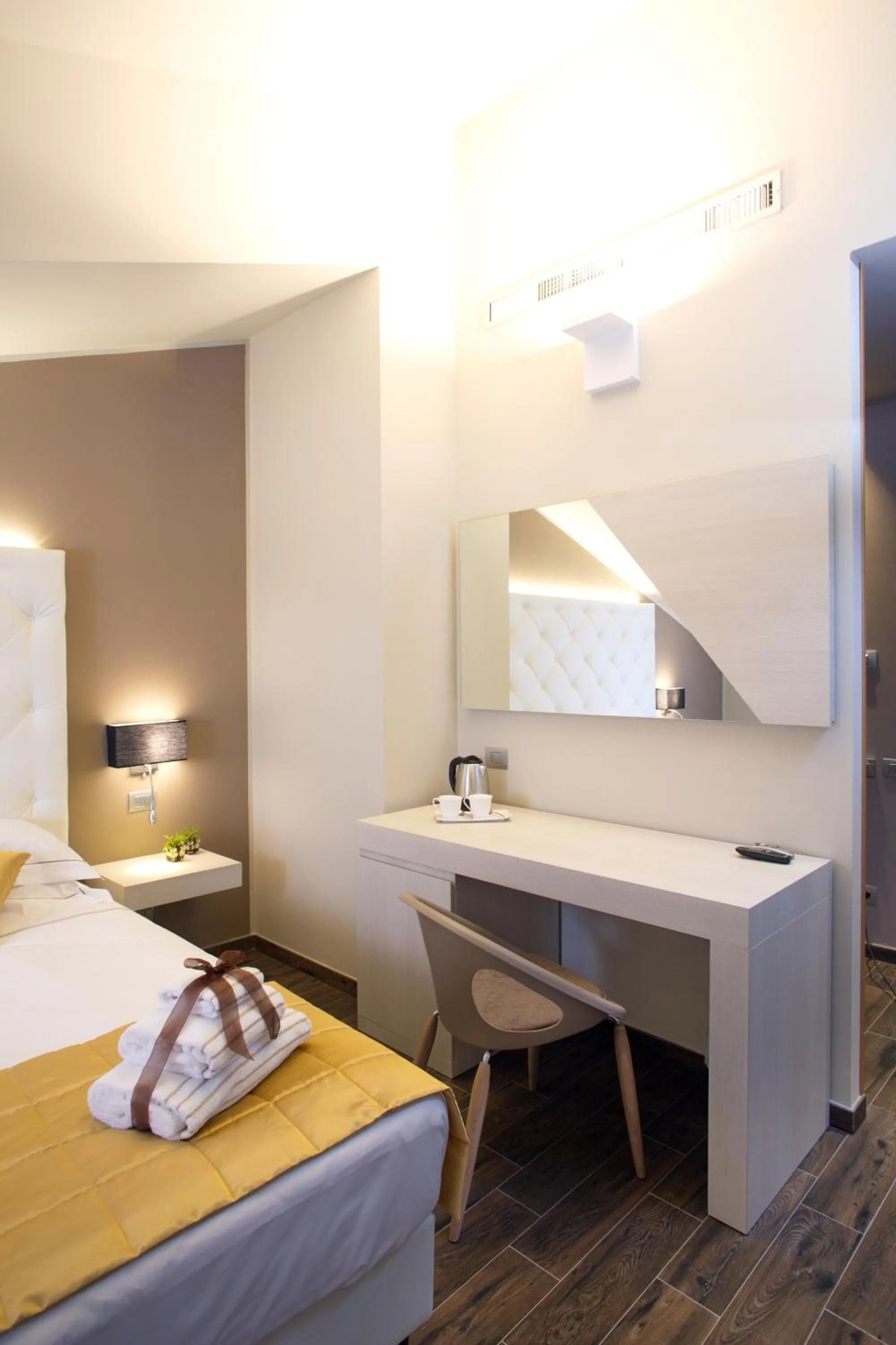 Coffee/tea facilities, Bed in Hotel Terre Dei Salici