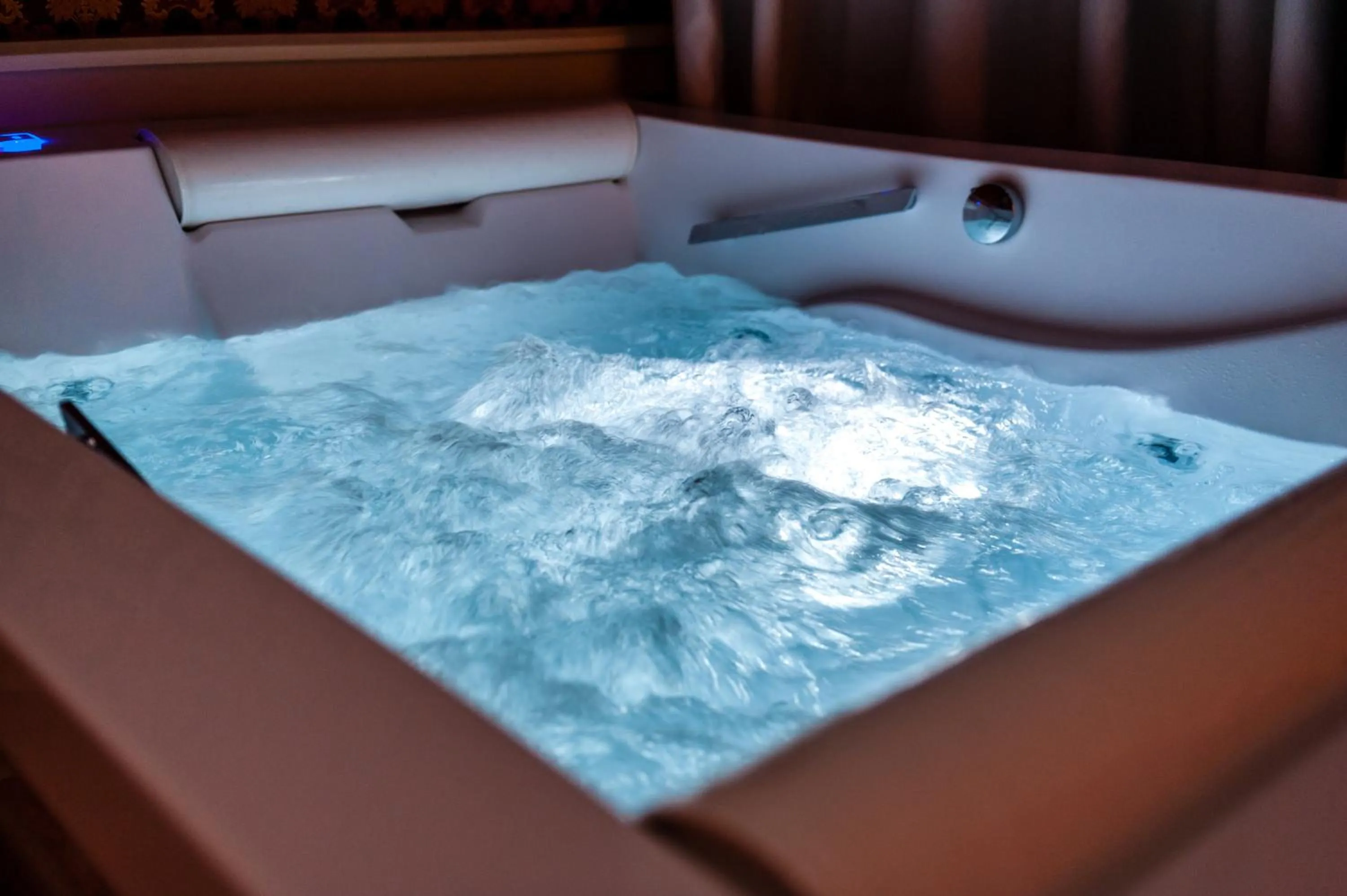 Hot Tub in Hotel Terre Dei Salici