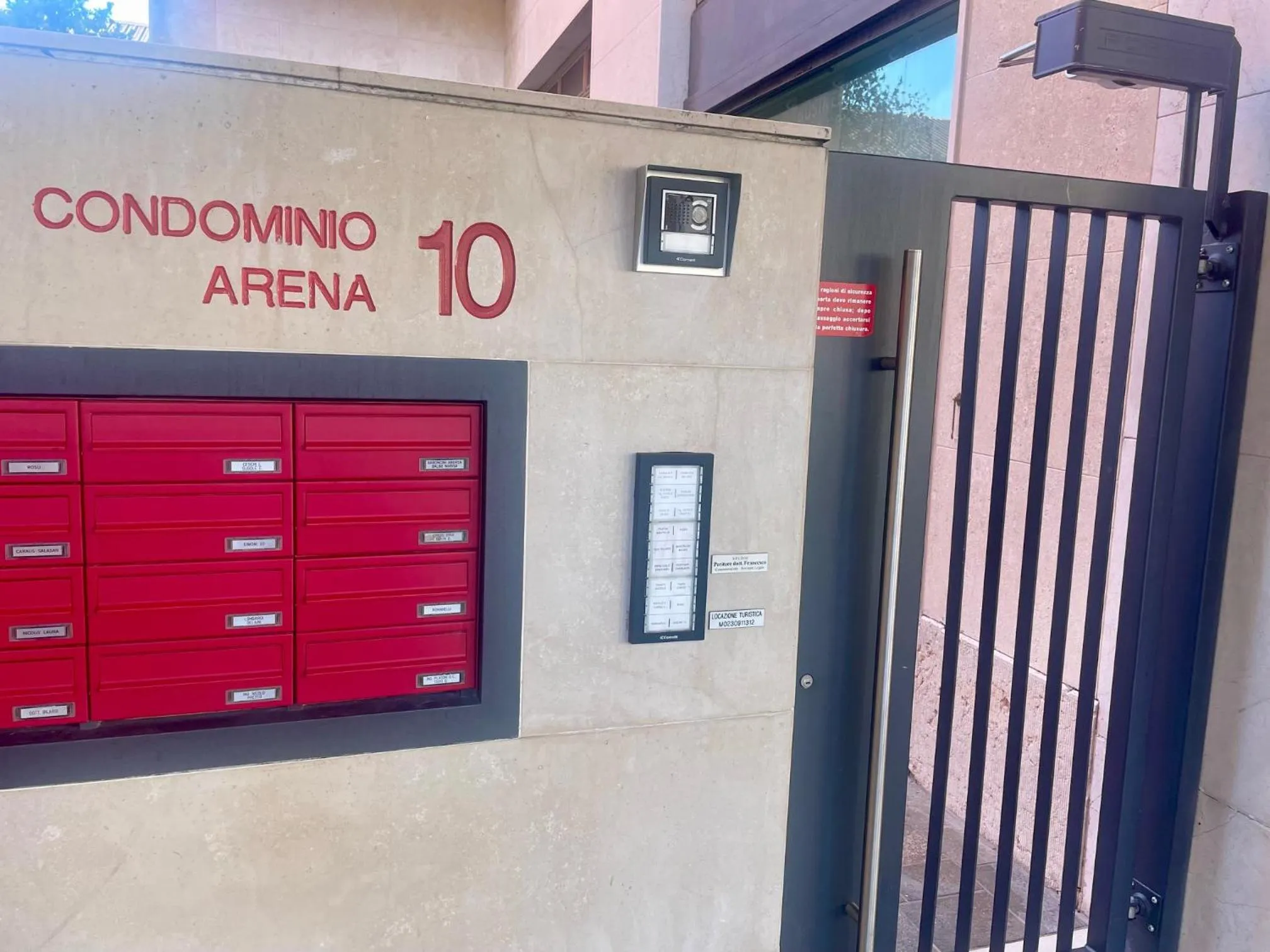 Property building in Simoni 10