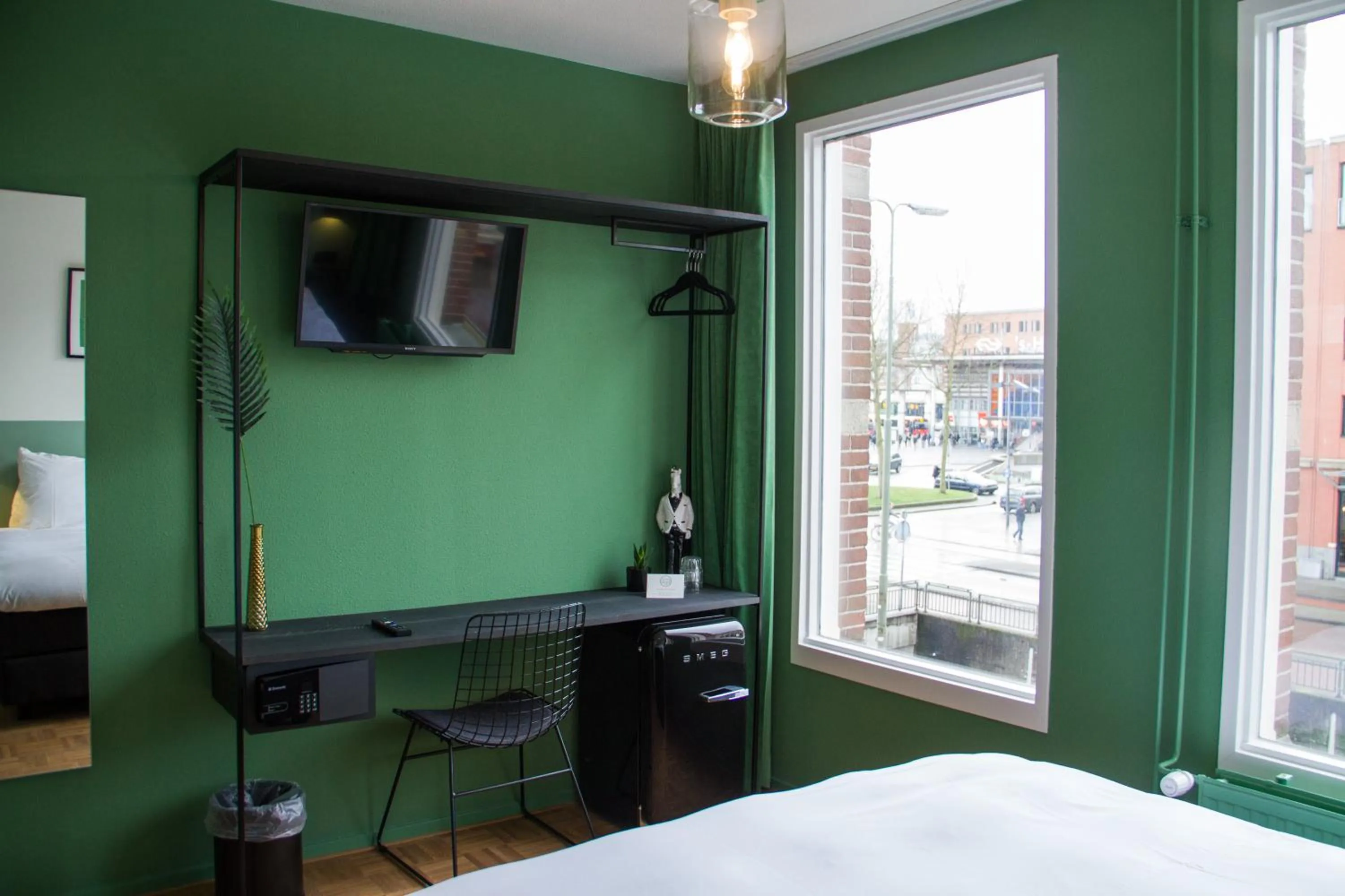 Seating area, Bed in Little Duke Hotel