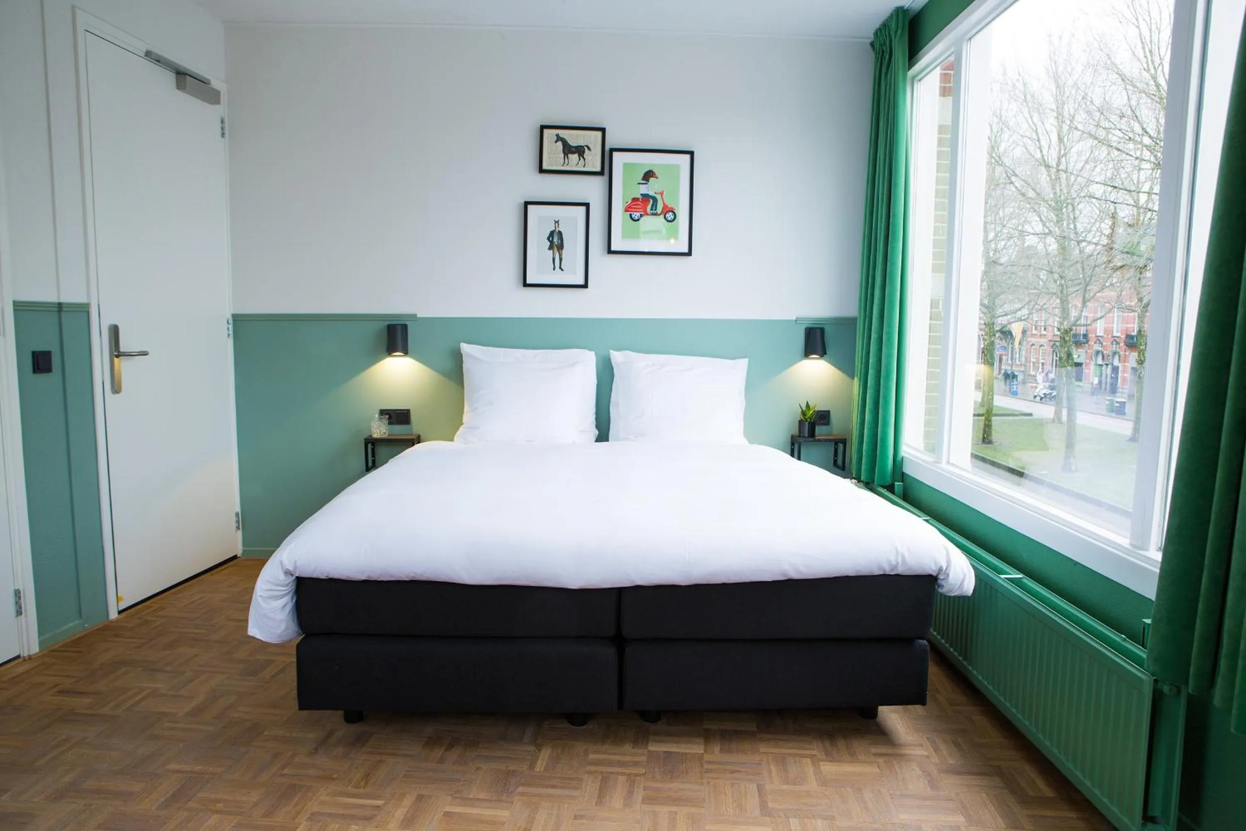 Bedroom, Bed in Little Duke Hotel