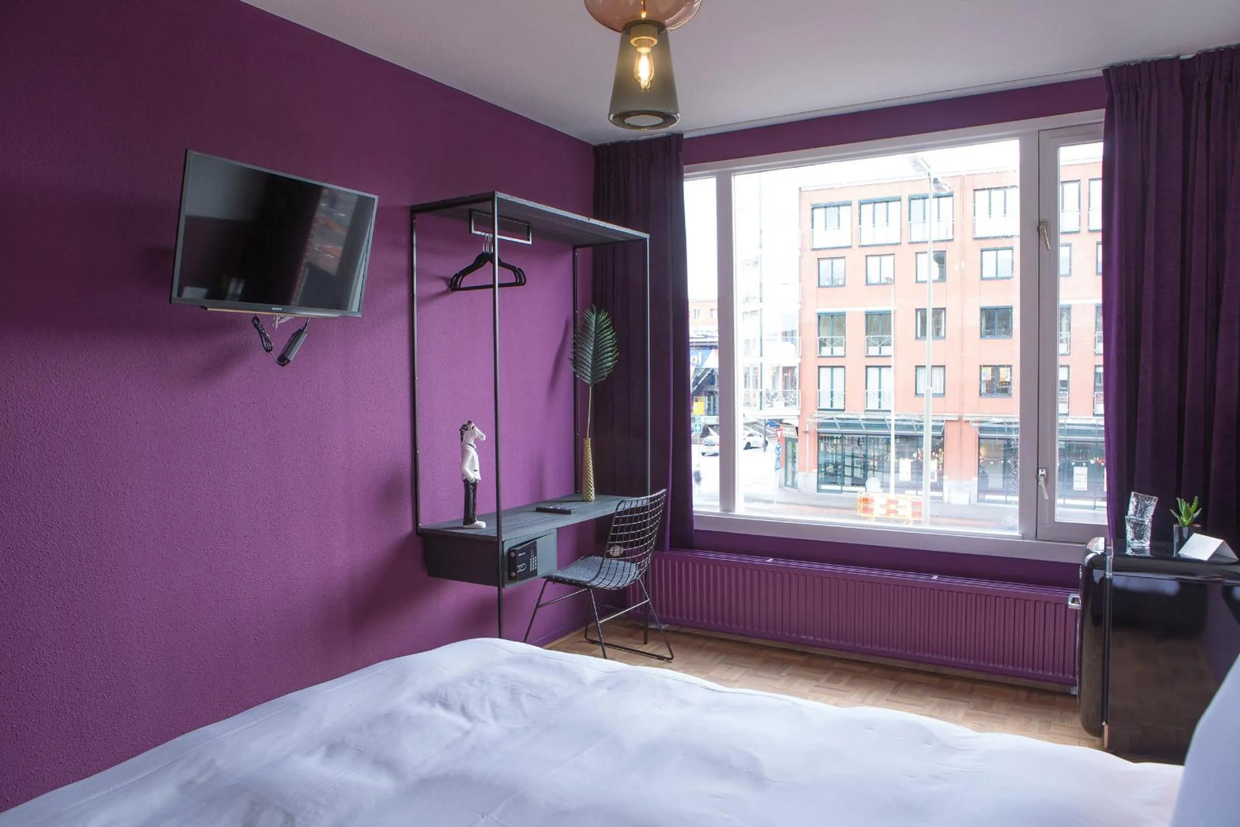 Bedroom, Bed in Little Duke Hotel