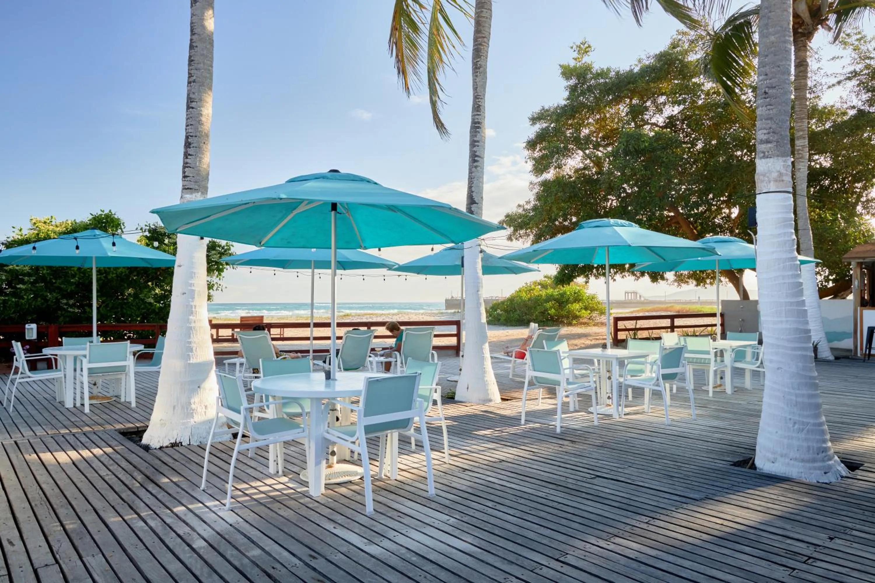 Restaurant/places to eat in Hotel Isamar Galapagos Beachfront