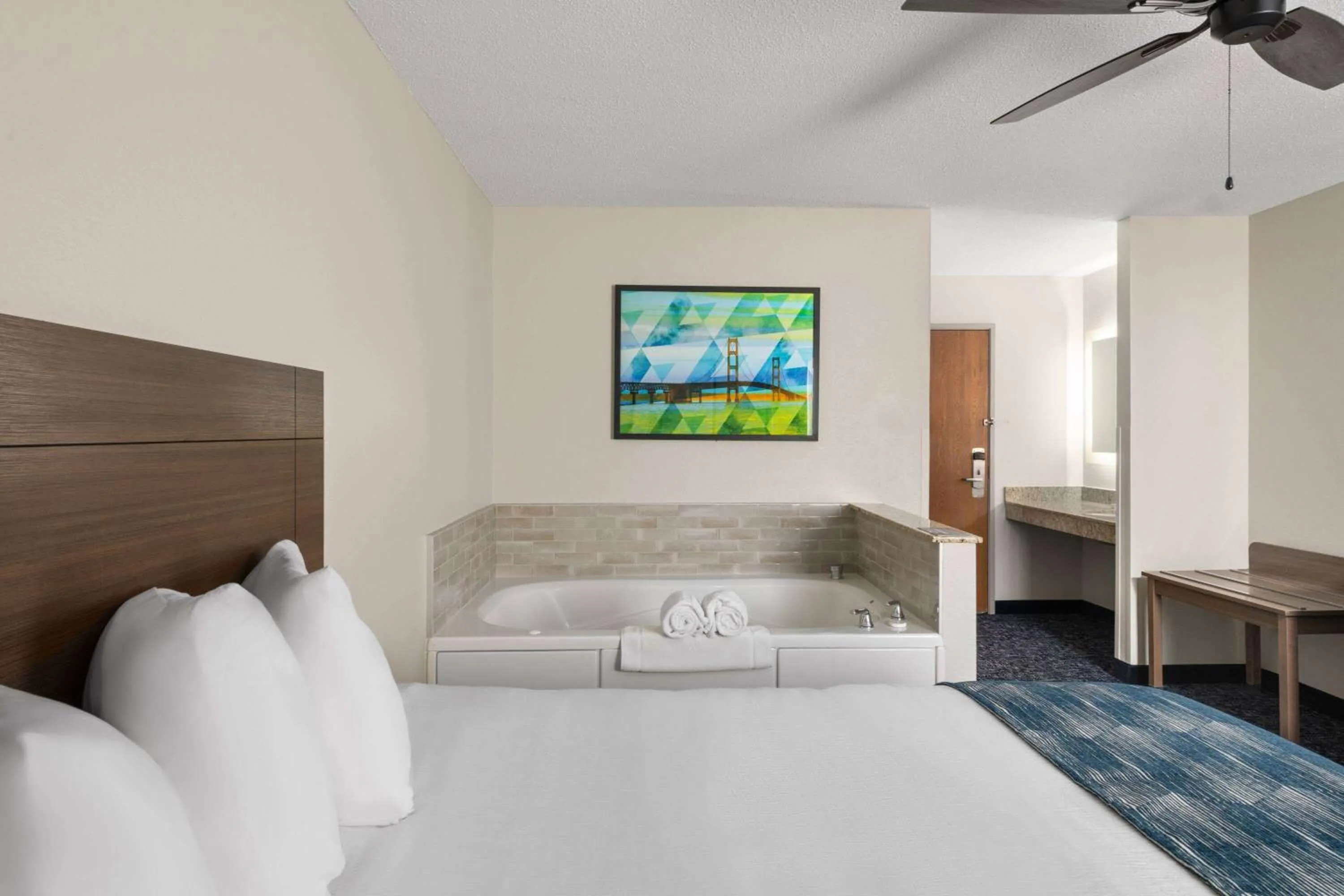 Photo of the whole room, Bed in Baymont by Wyndham Mt. Pleasant