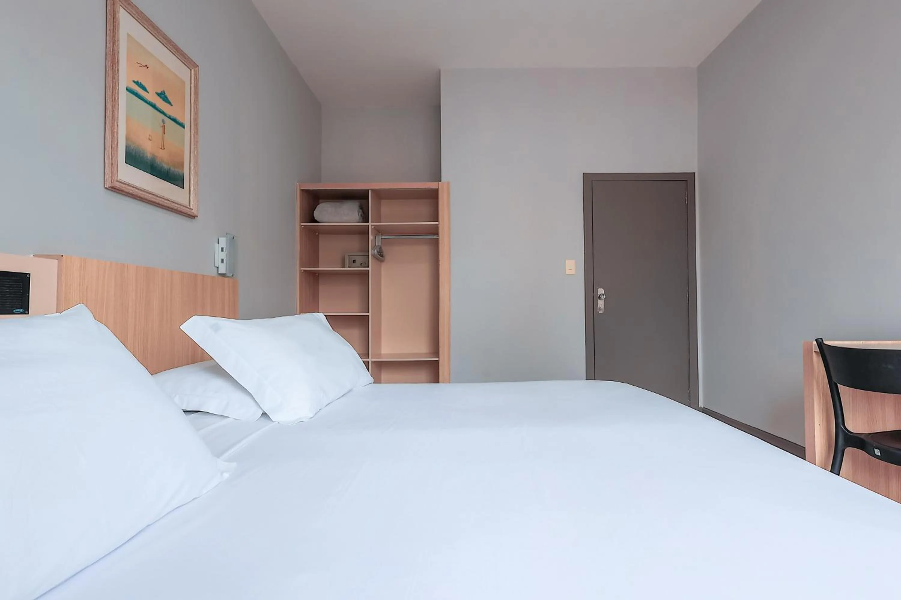 Bedroom, Bed in Hotel Sagres Praia