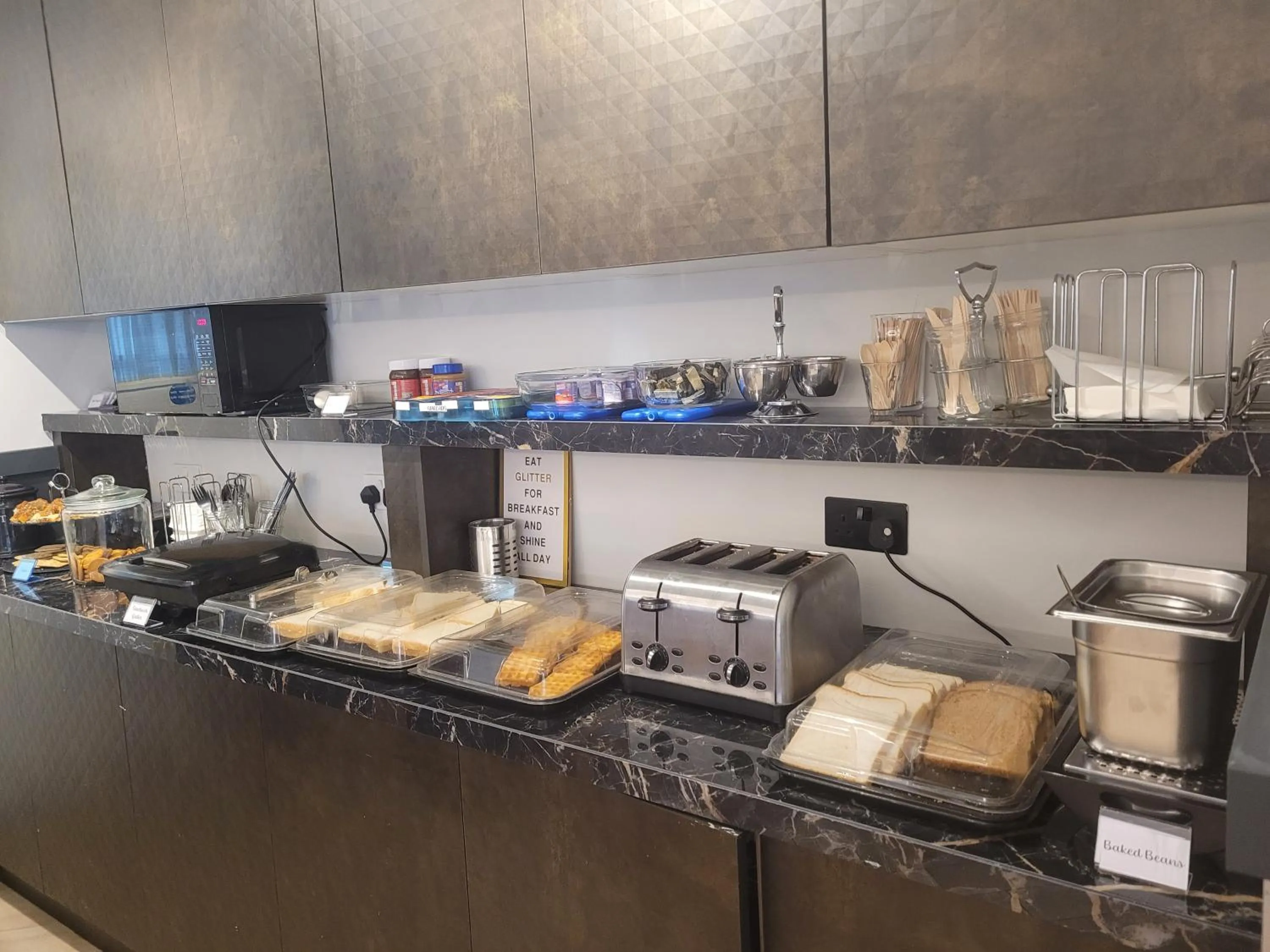 Breakfast in The Gatwick White House Hotel