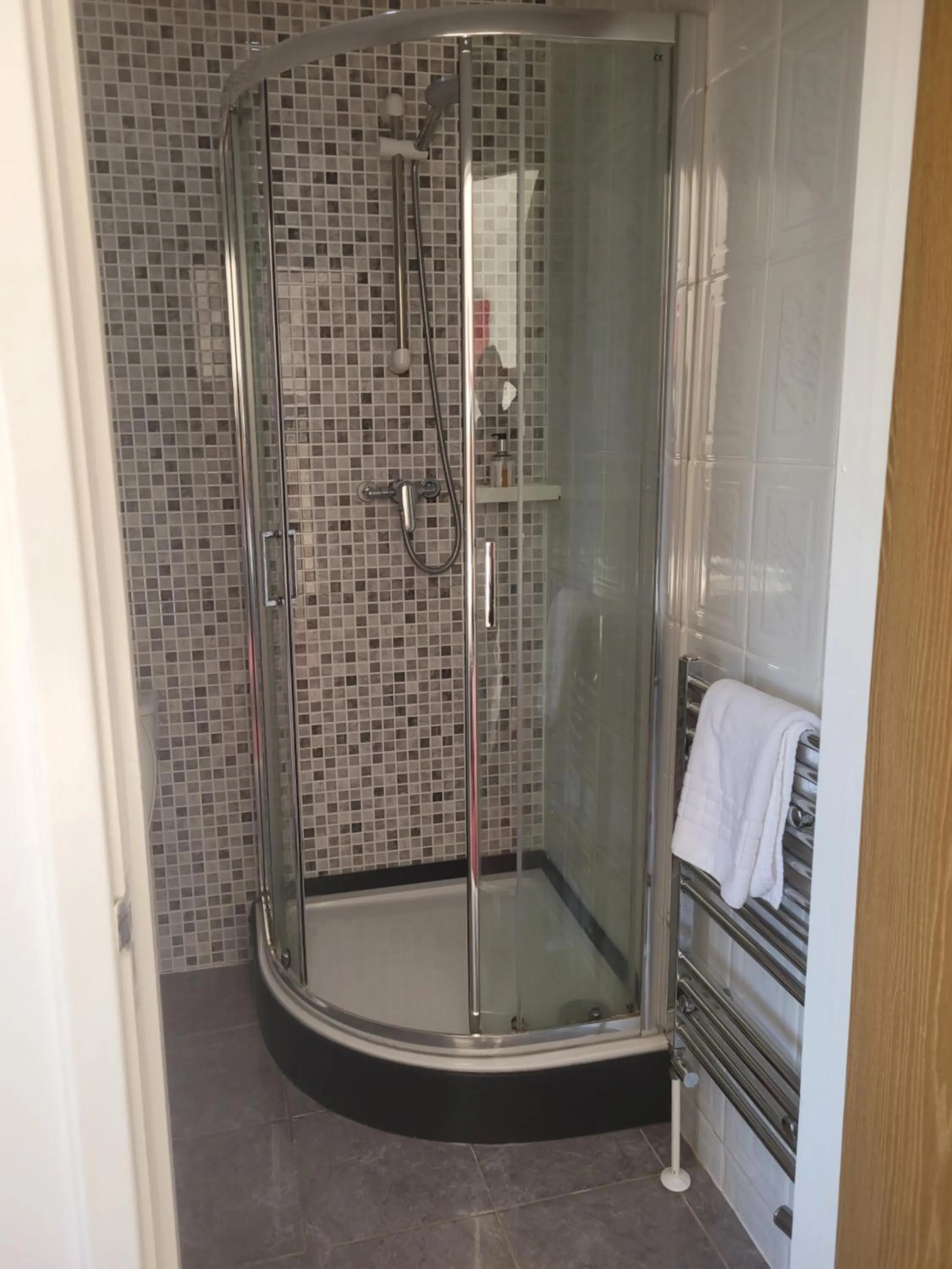 Shower in The Gatwick White House Hotel