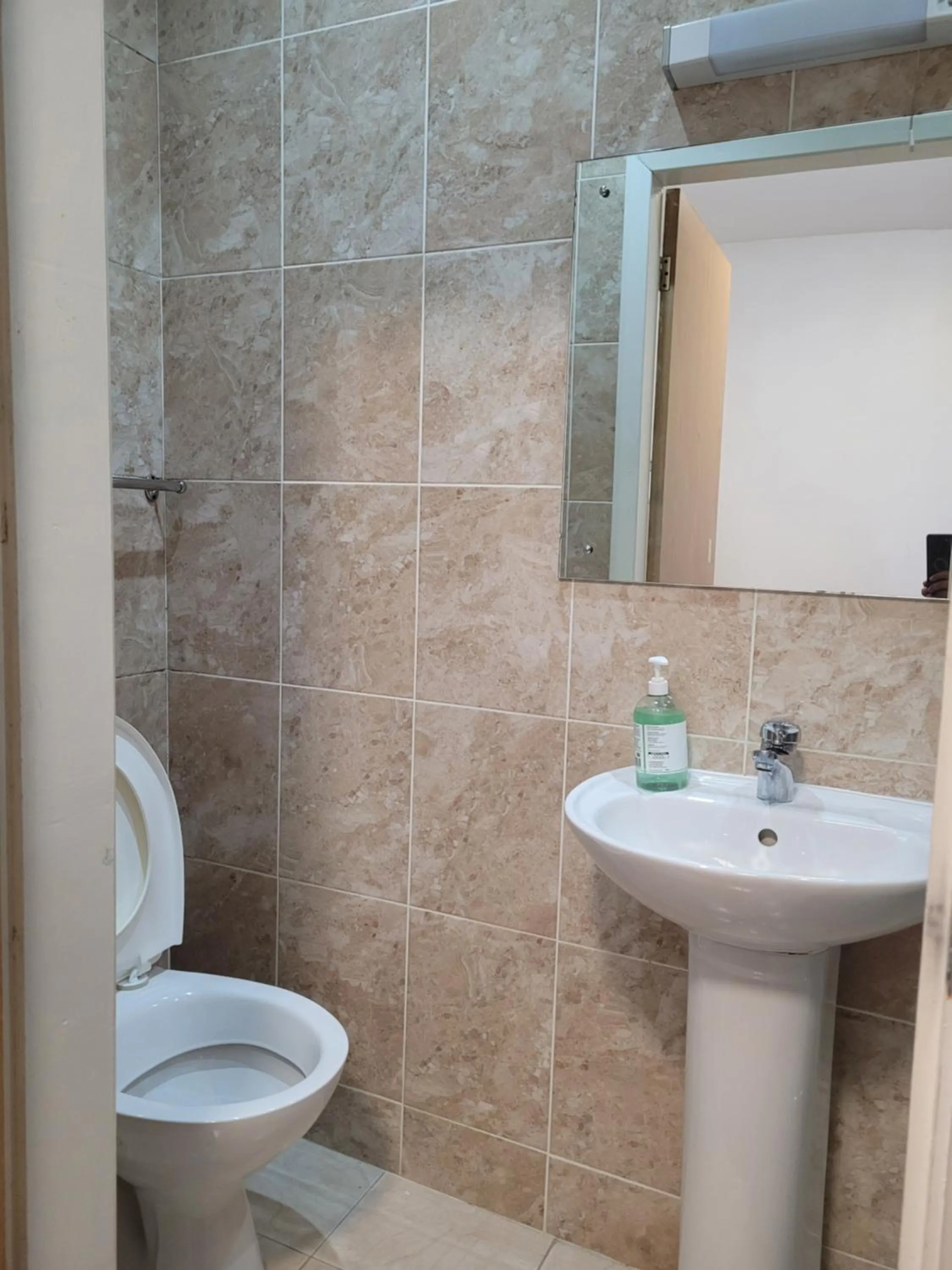 Bathroom in The Gatwick White House Hotel