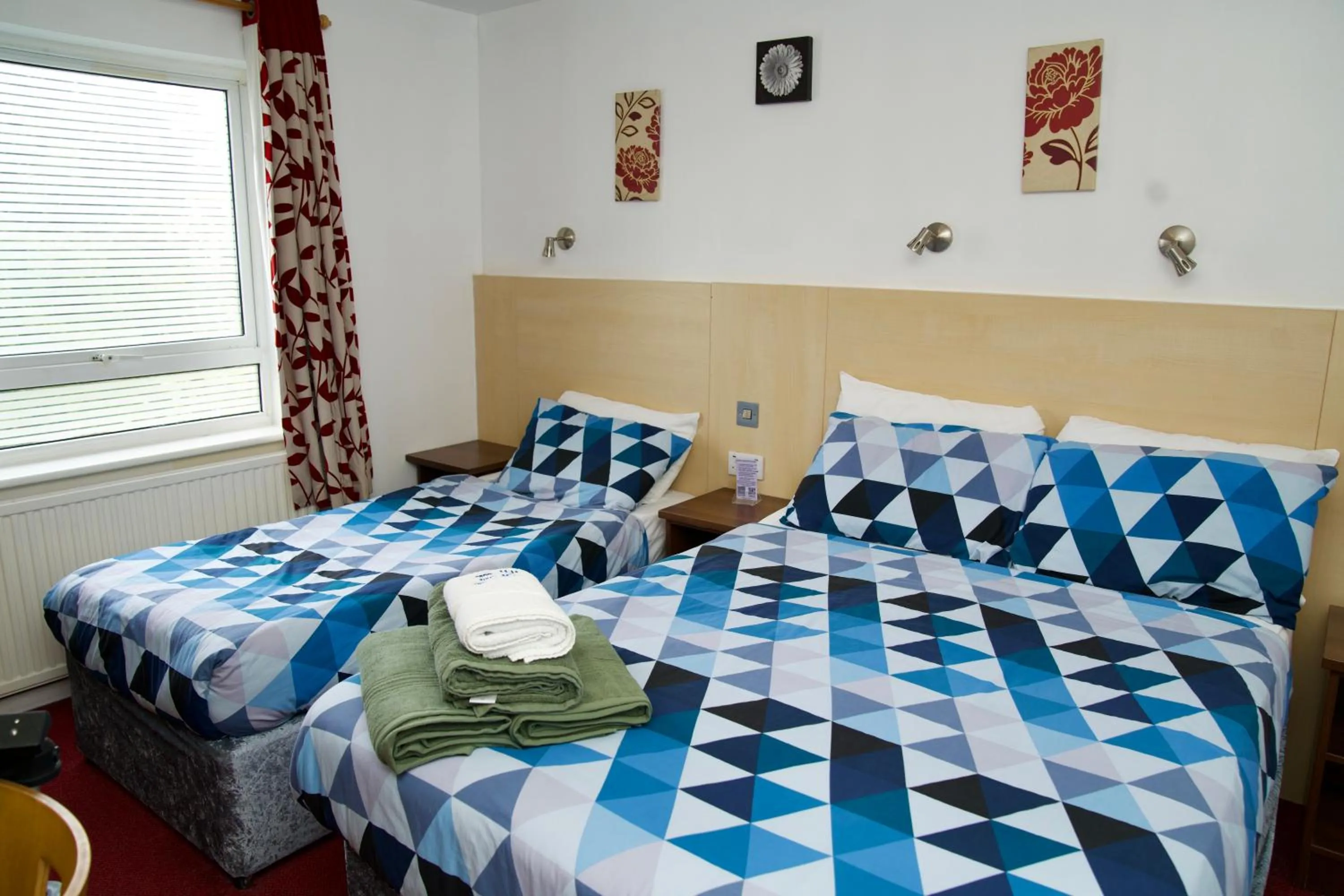 Bedroom, Bed in The Gatwick White House Hotel