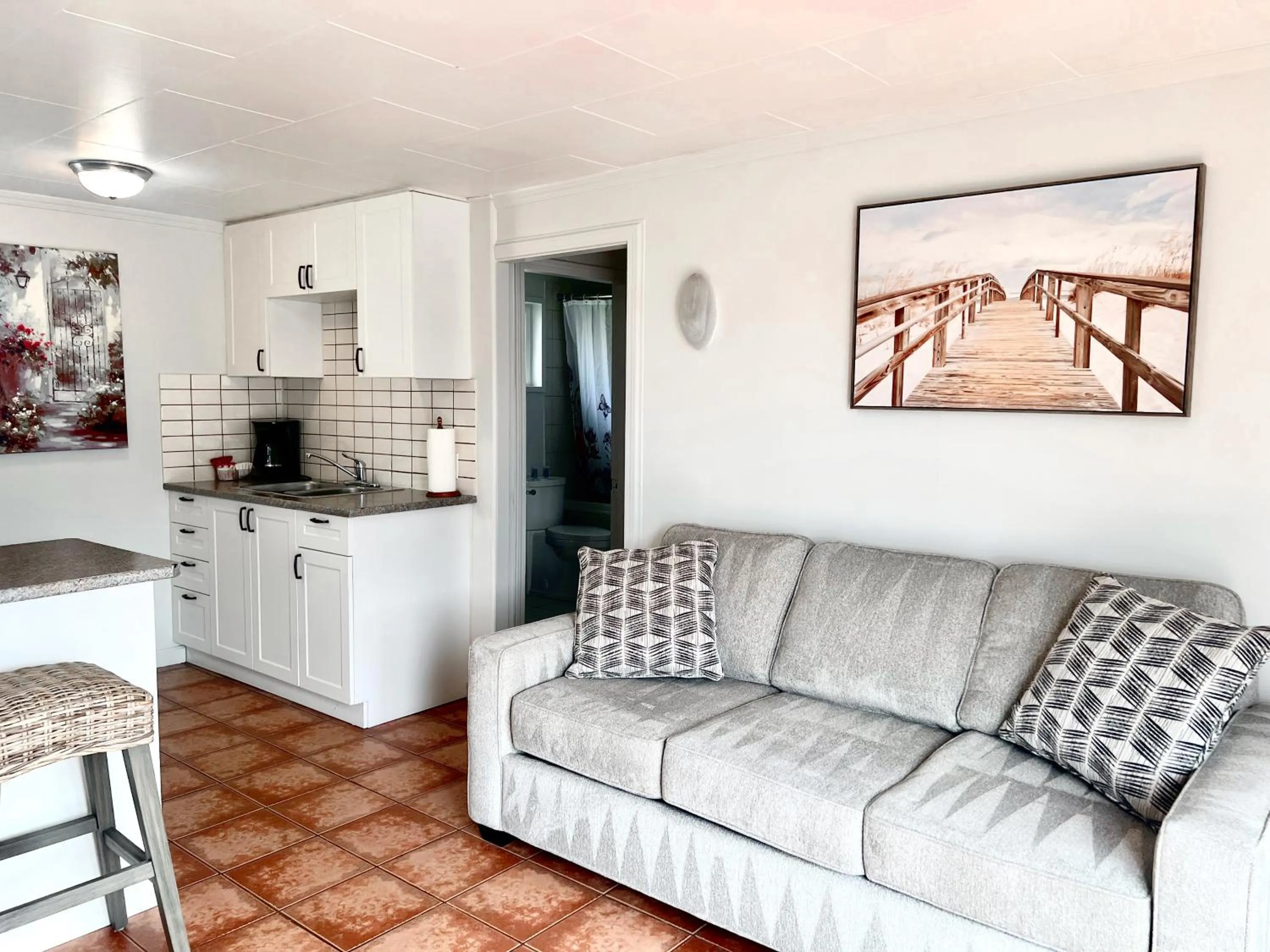 Living room in Peachland Beach Resort