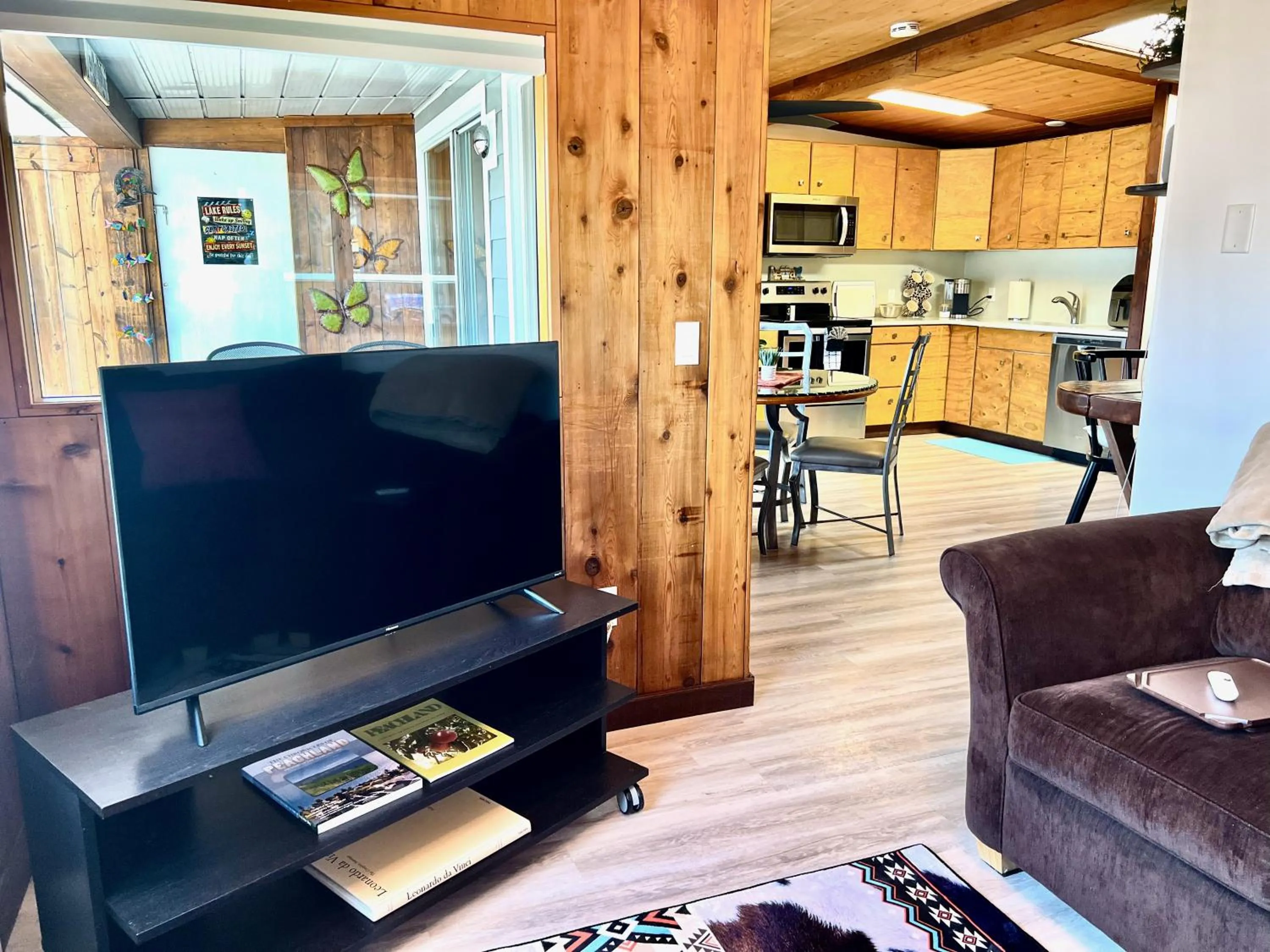 TV and multimedia in Peachland Beach Resort