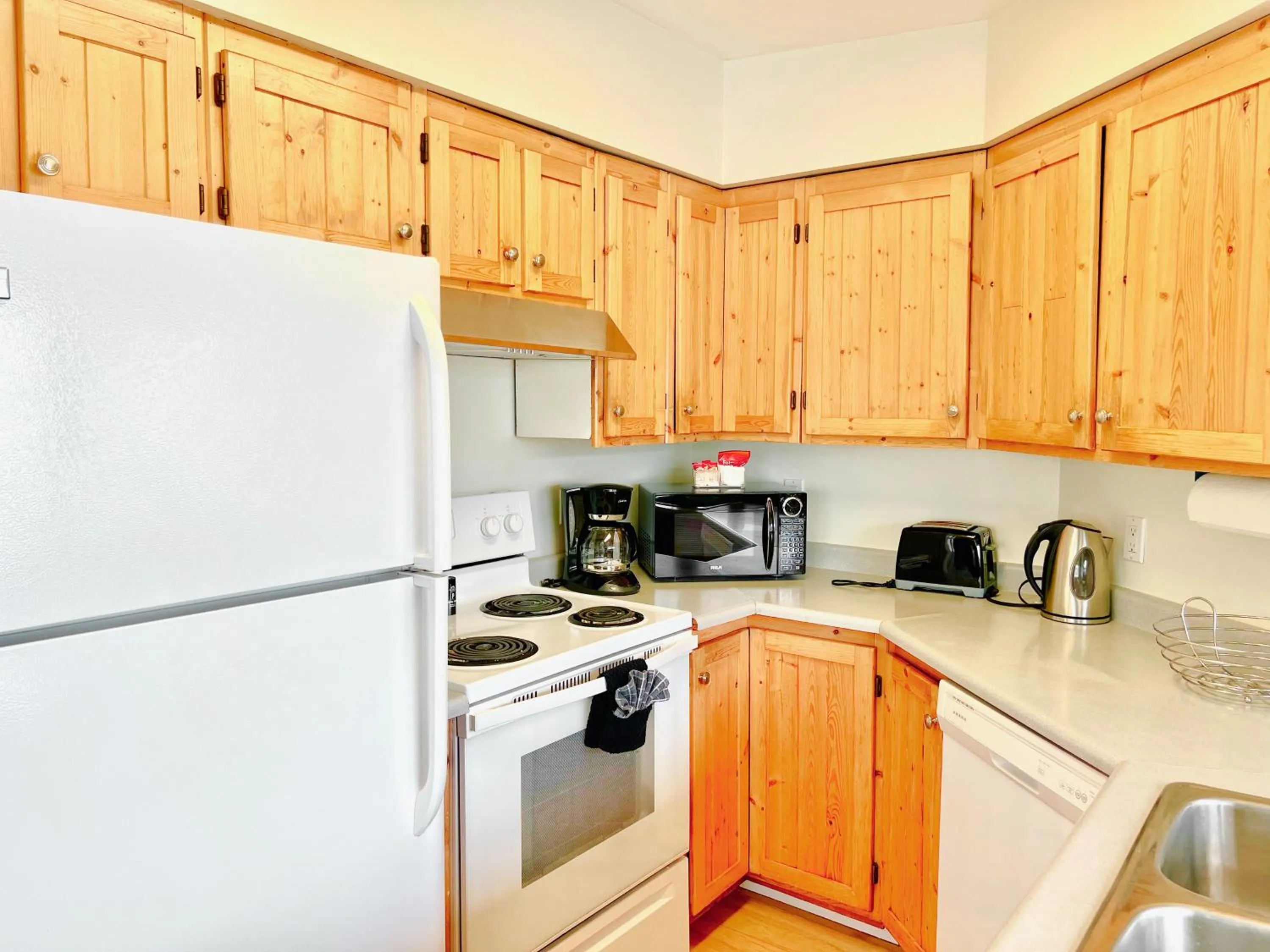 Coffee/tea facilities in Peachland Beach Resort