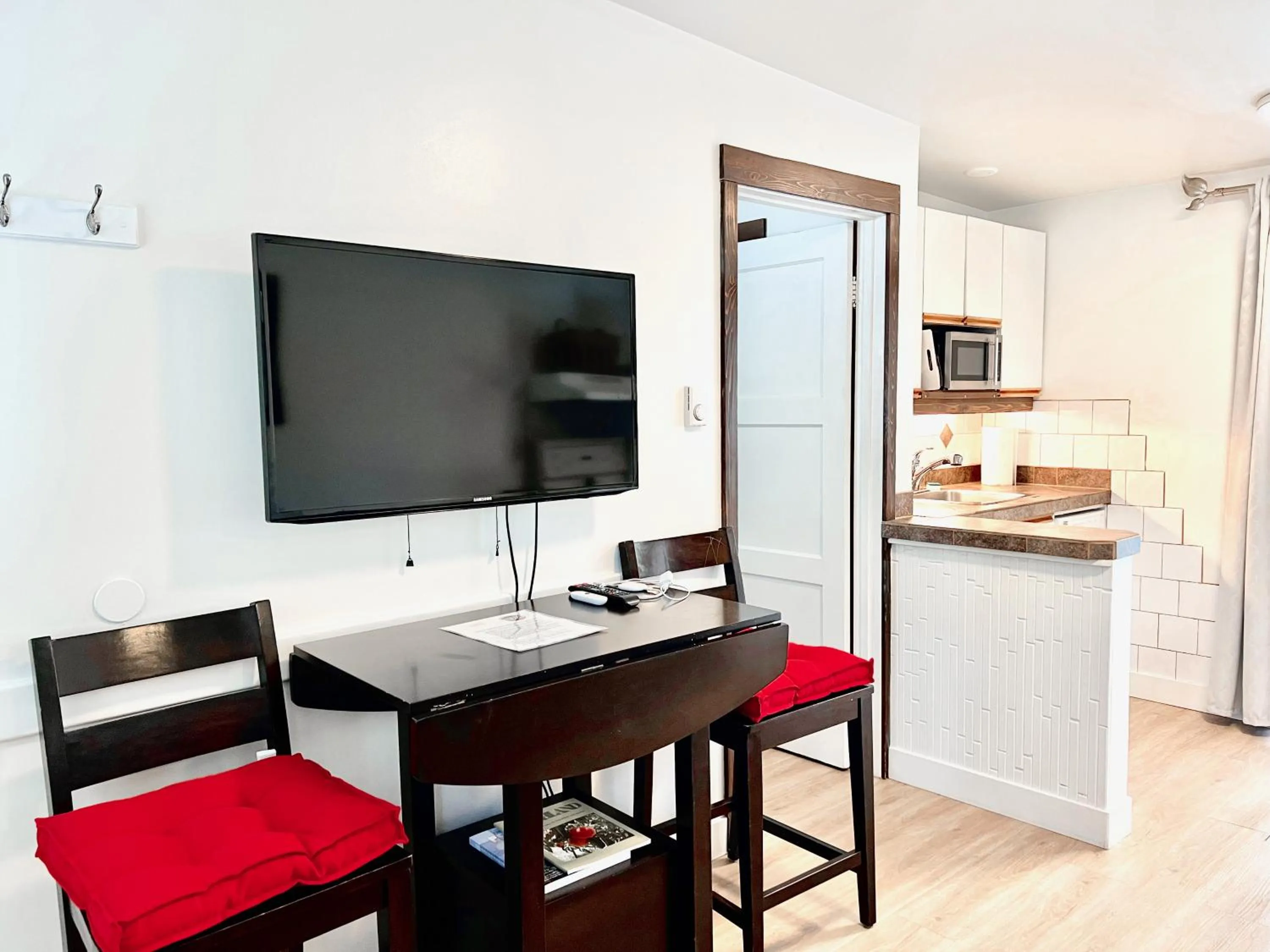 TV and multimedia in Peachland Beach Resort