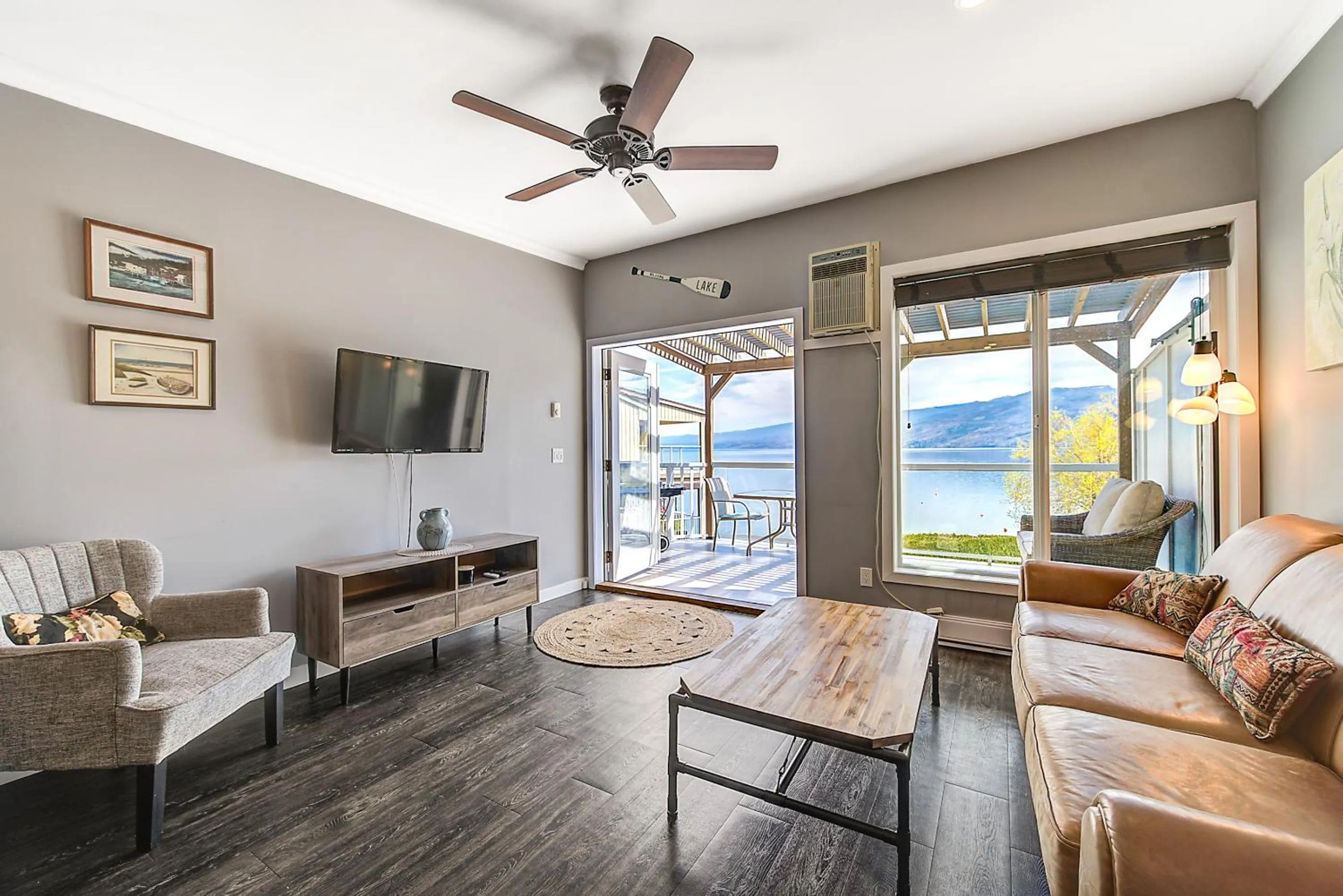 TV and multimedia in Peachland Beach Resort