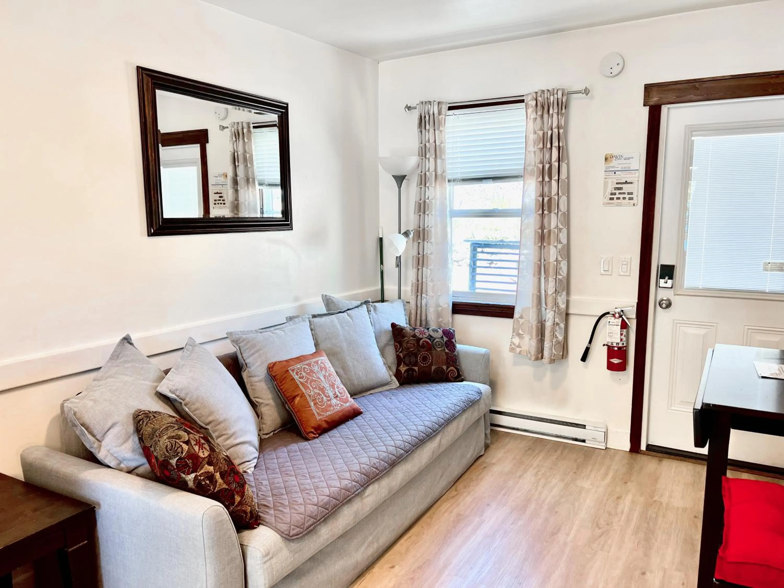 Living room in Peachland Beach Resort