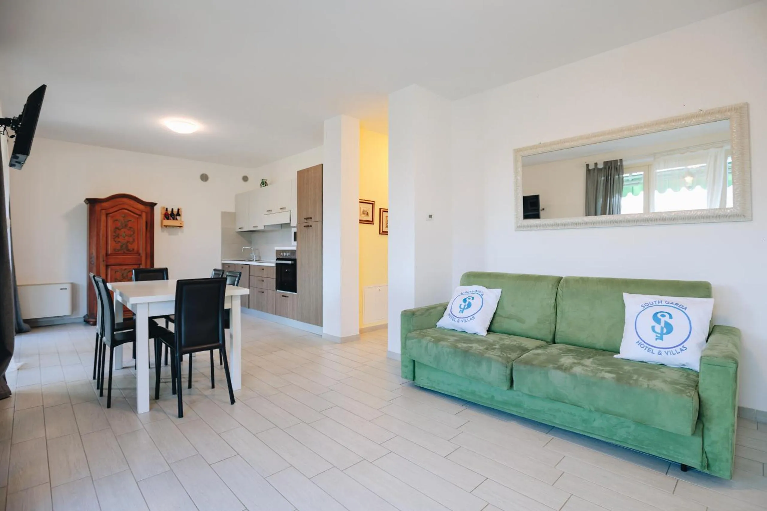 Communal lounge/ TV room in Residenza Pastrengo