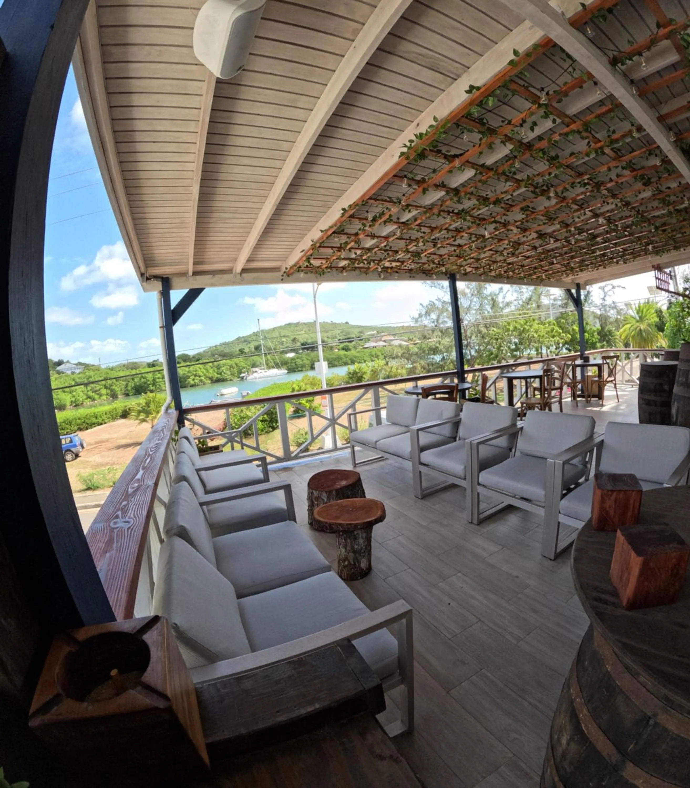 Communal lounge/ TV room in The Moxy