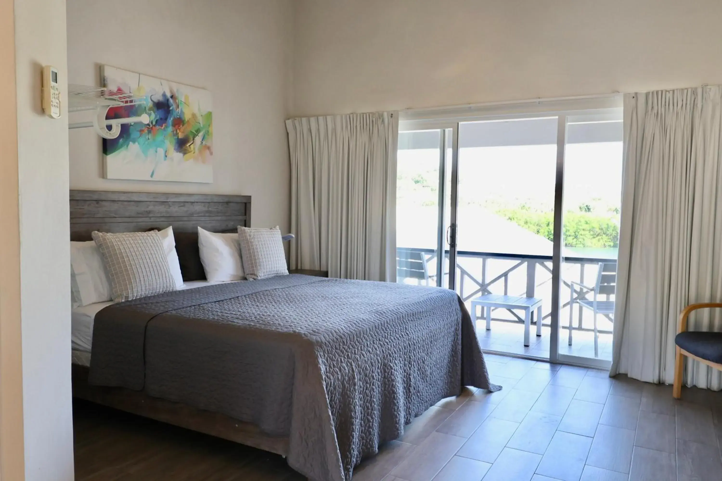 Superior King Room in The Moxy Superior King Room in The Moxy