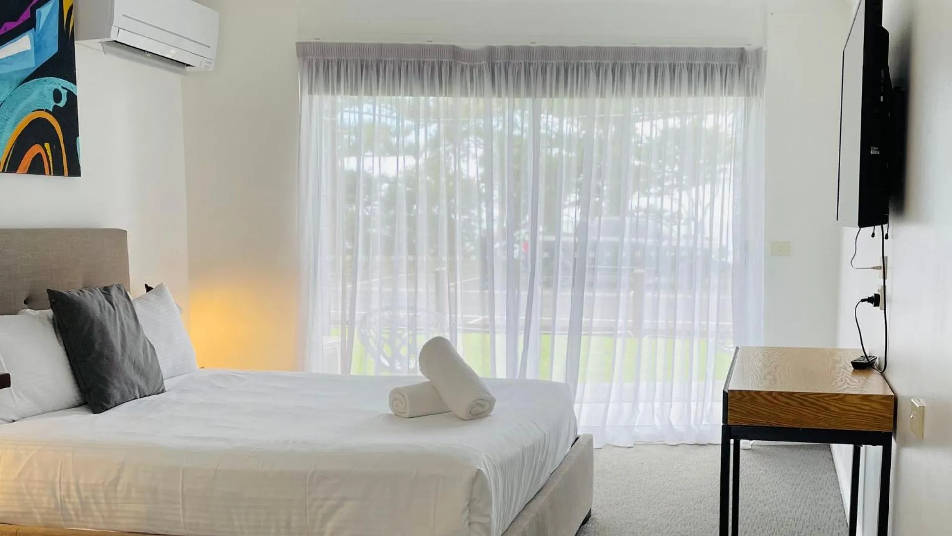 Bedroom, Bed in North Pier Hotel