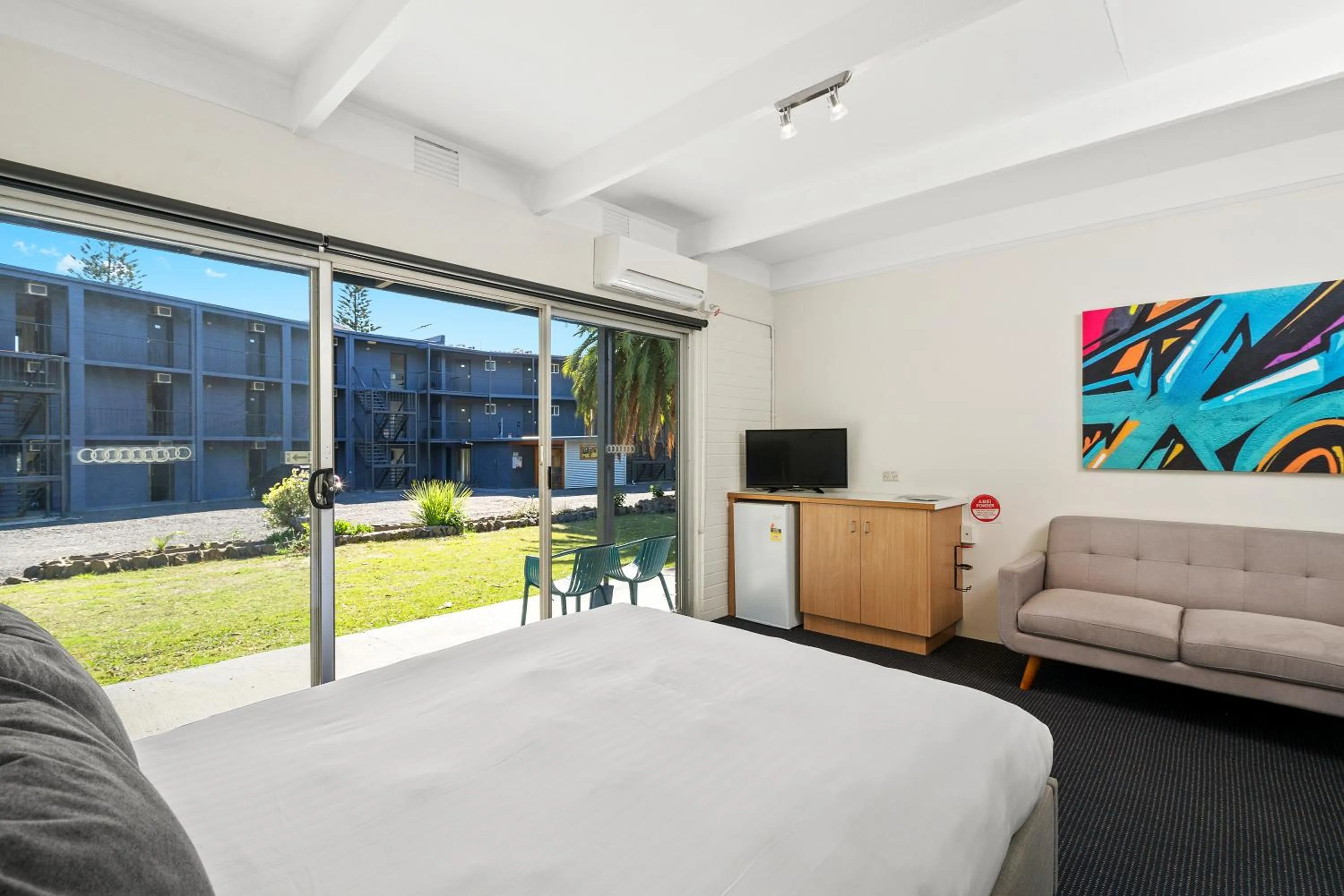 Bedroom, Bed in North Pier Hotel