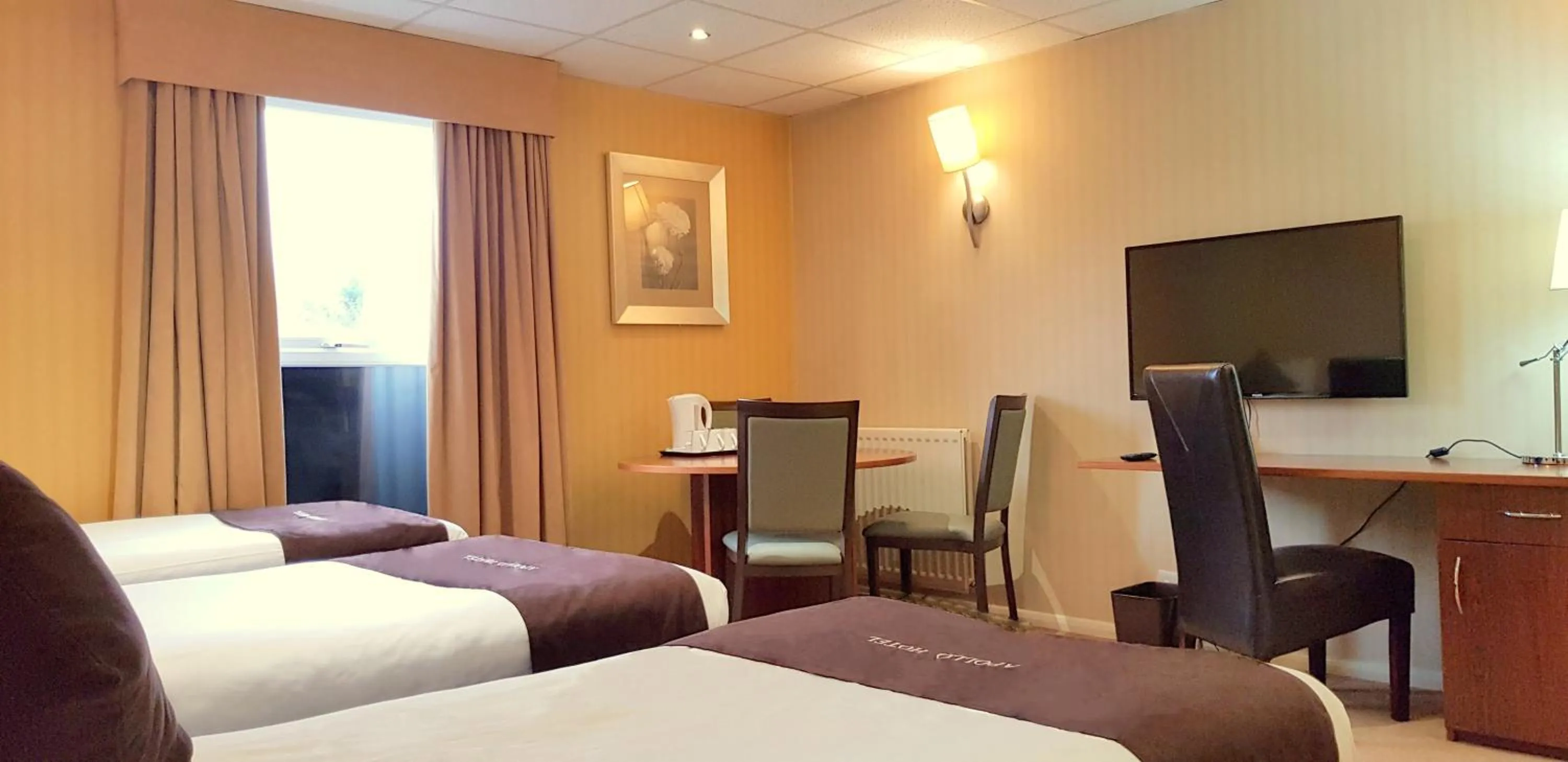 Bedroom, Bed in Apollo Hotel