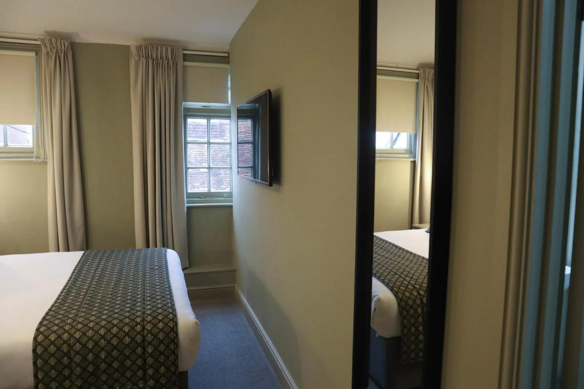 Bed in The George Hotel