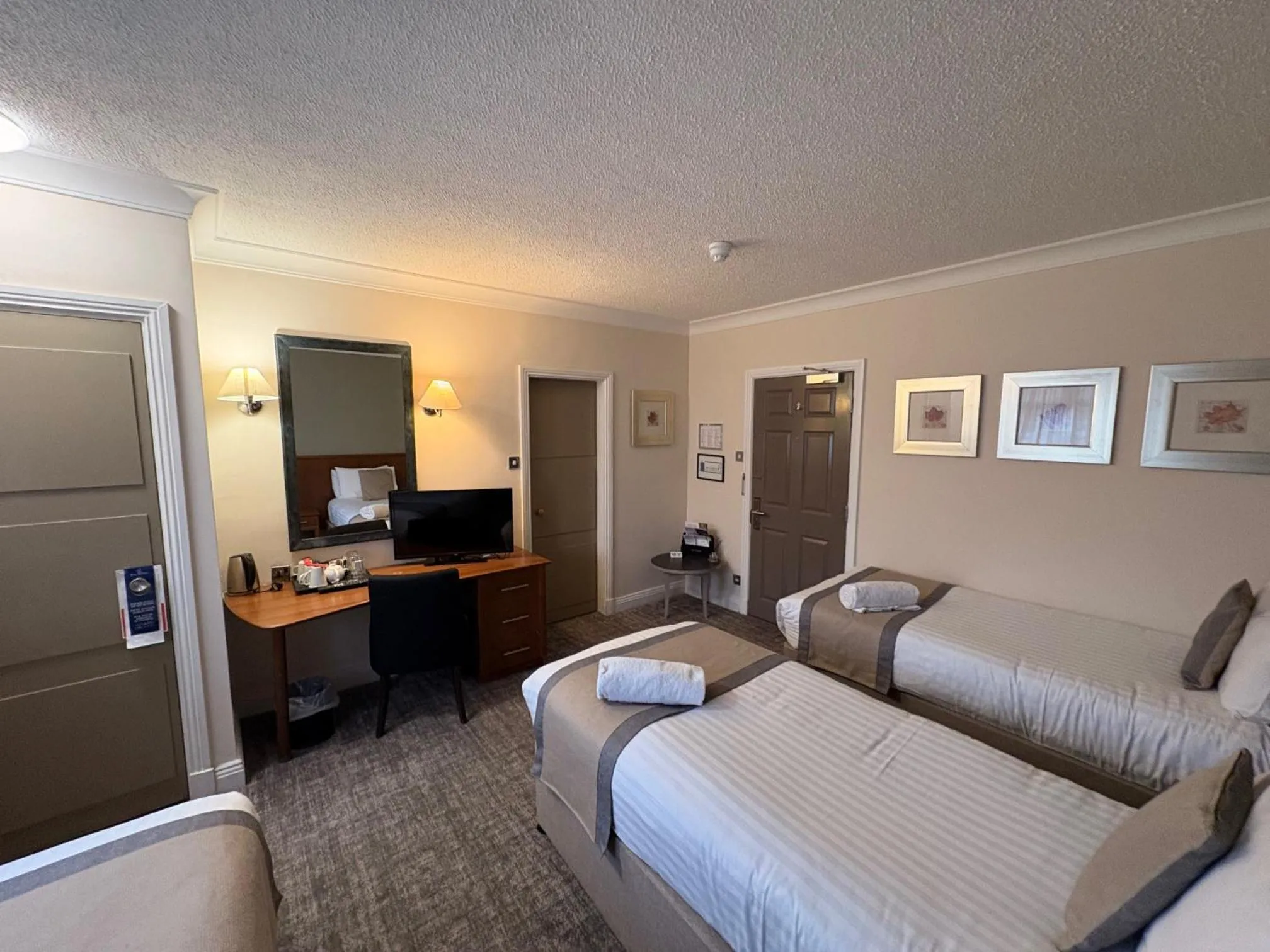 Bed in Caledonian Hotel