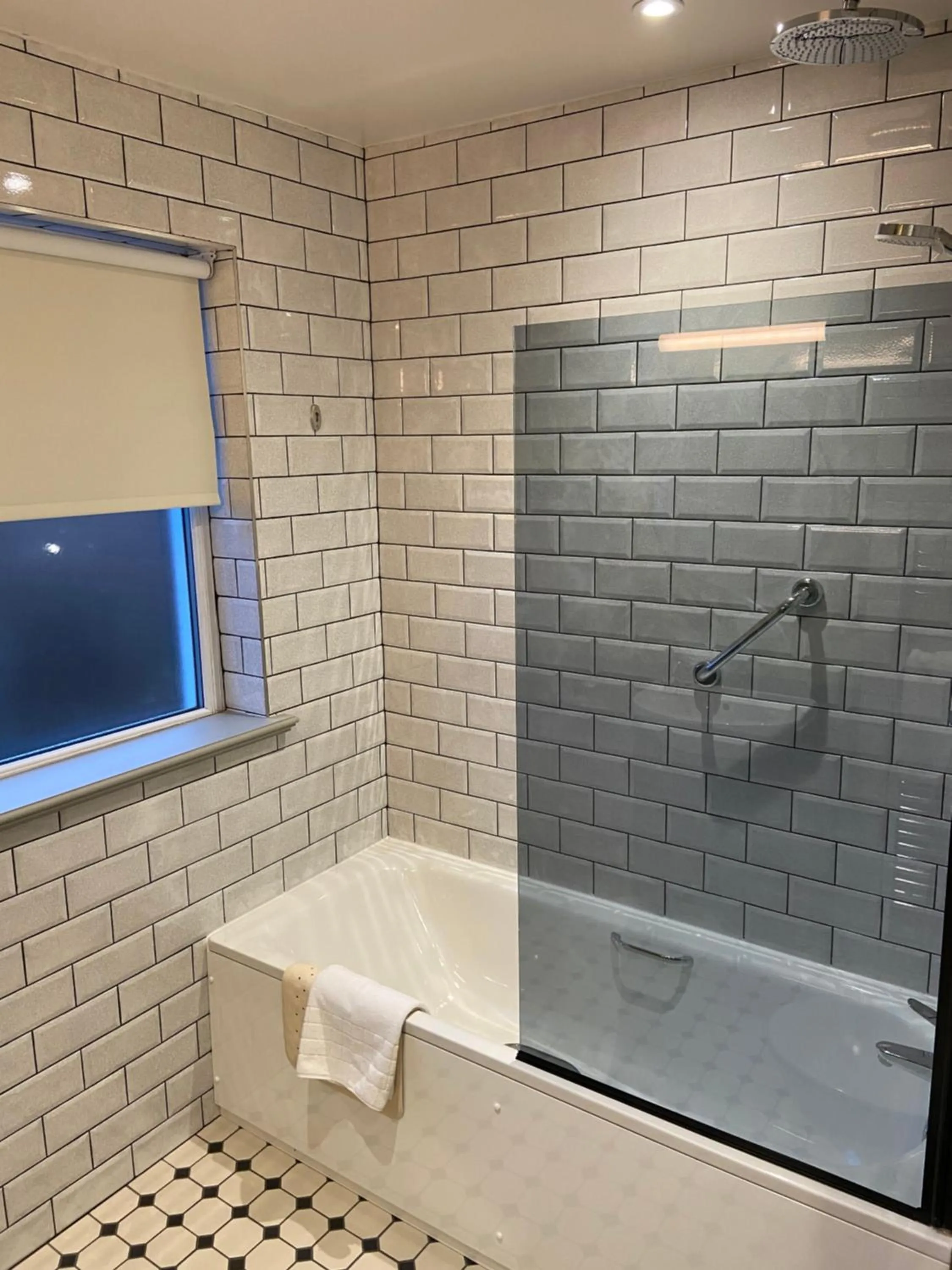 Bathroom in Caledonian Hotel