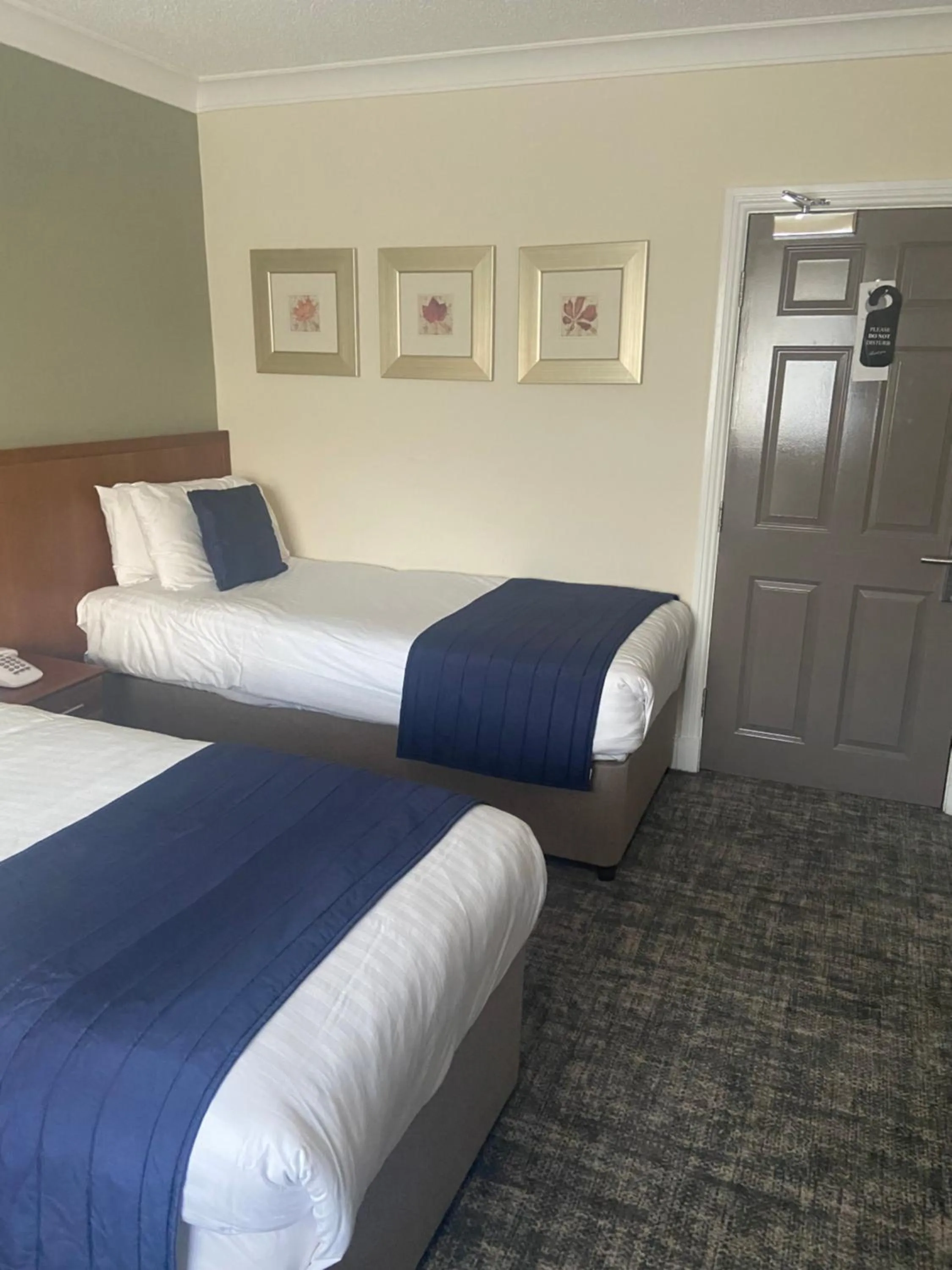 Bed in Caledonian Hotel