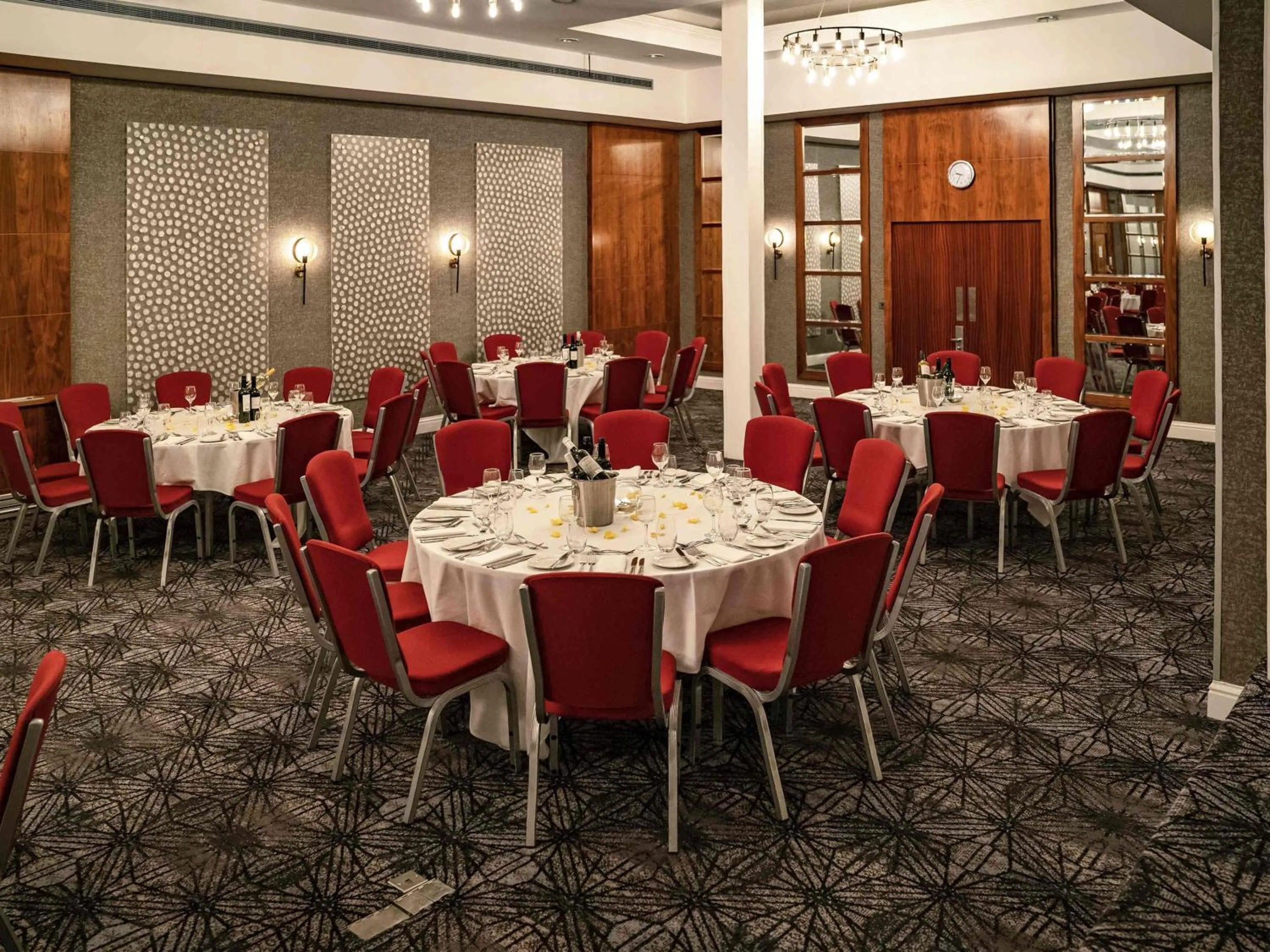 wedding in Mercure Nottingham City Centre Hotel