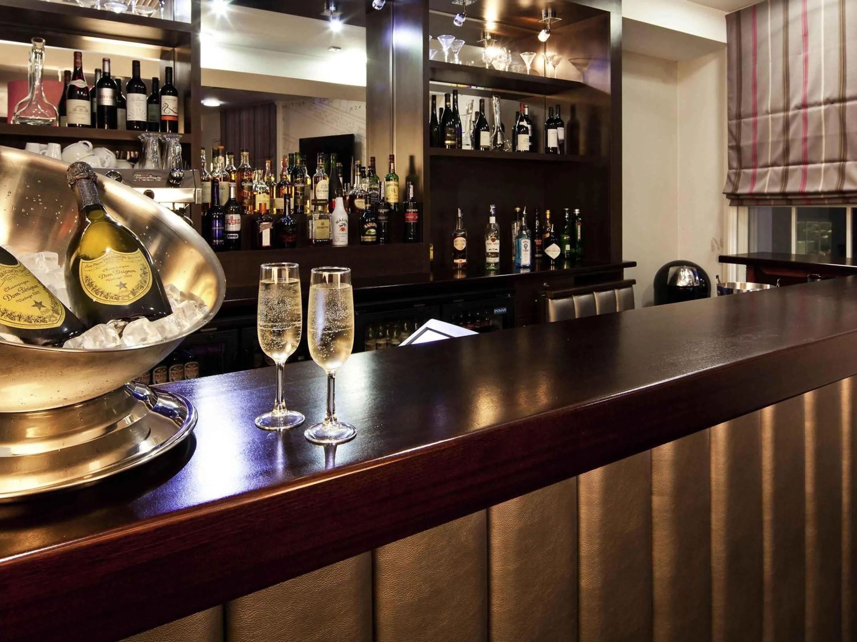 Lounge or bar in Mercure Nottingham City Centre Hotel