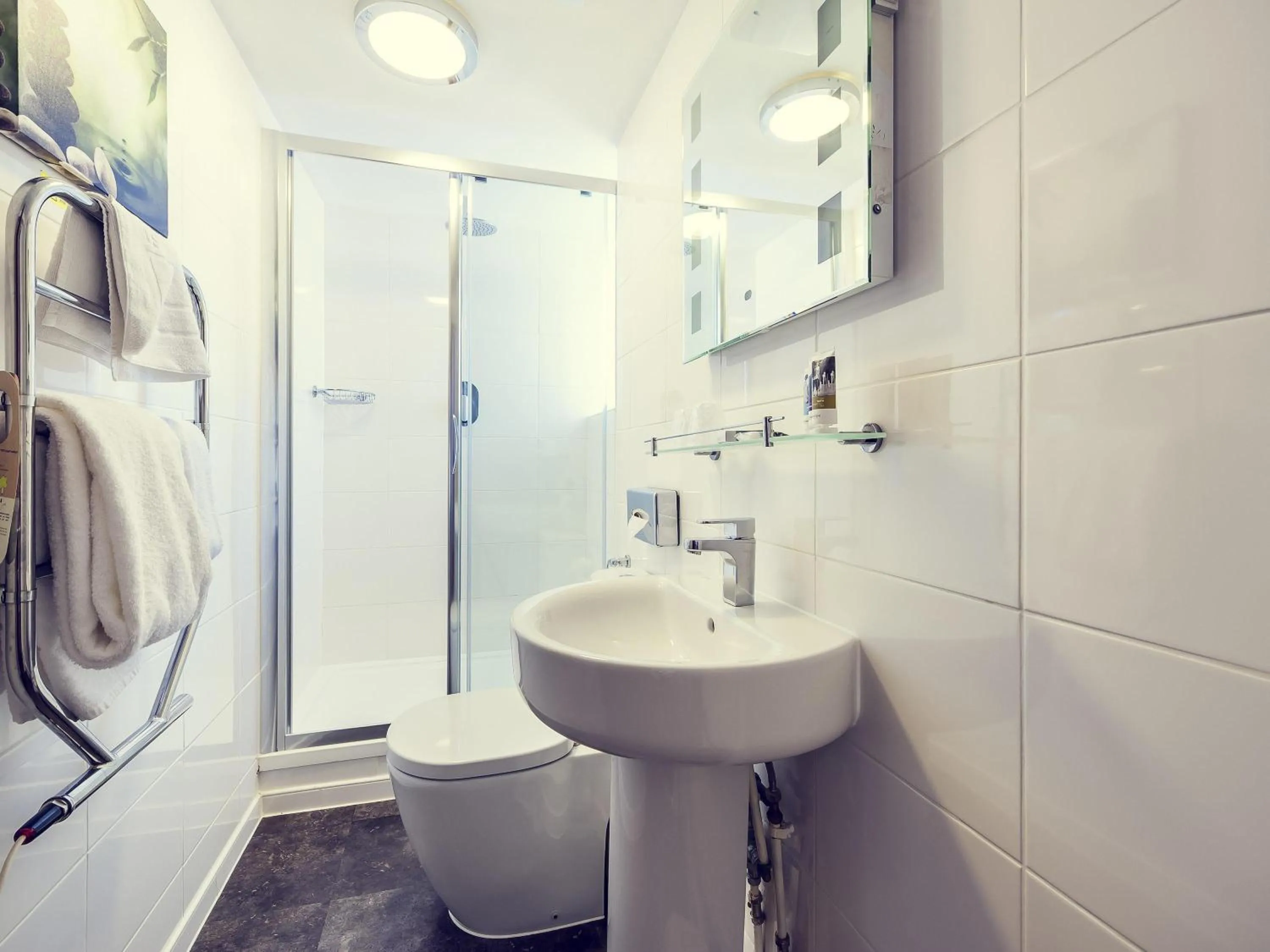 Bedroom in Mercure Nottingham City Centre Hotel