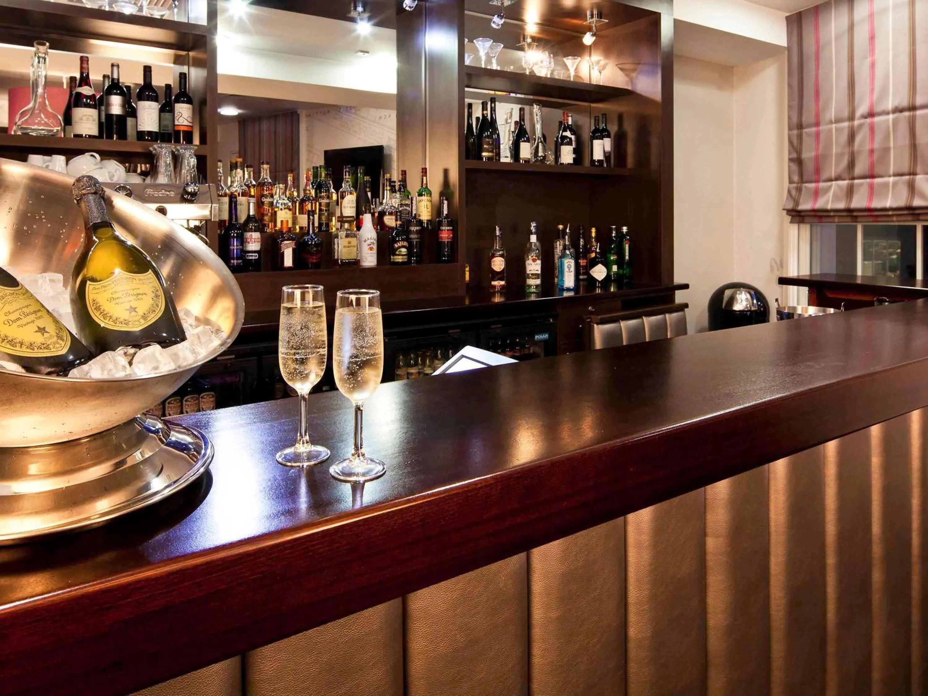Lounge or bar in Mercure Nottingham City Centre Hotel