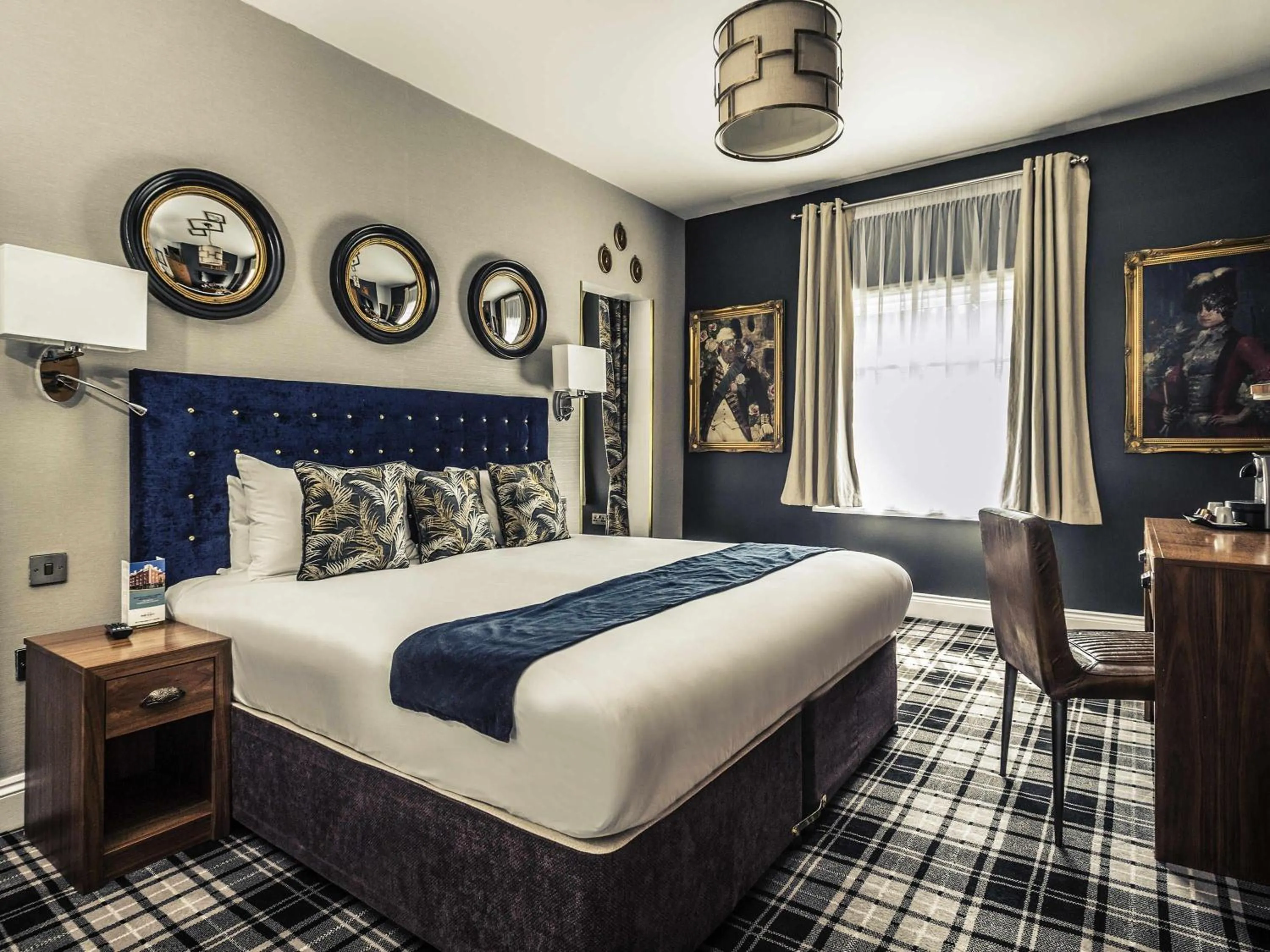 Bedroom, Bed in Mercure Nottingham City Centre Hotel