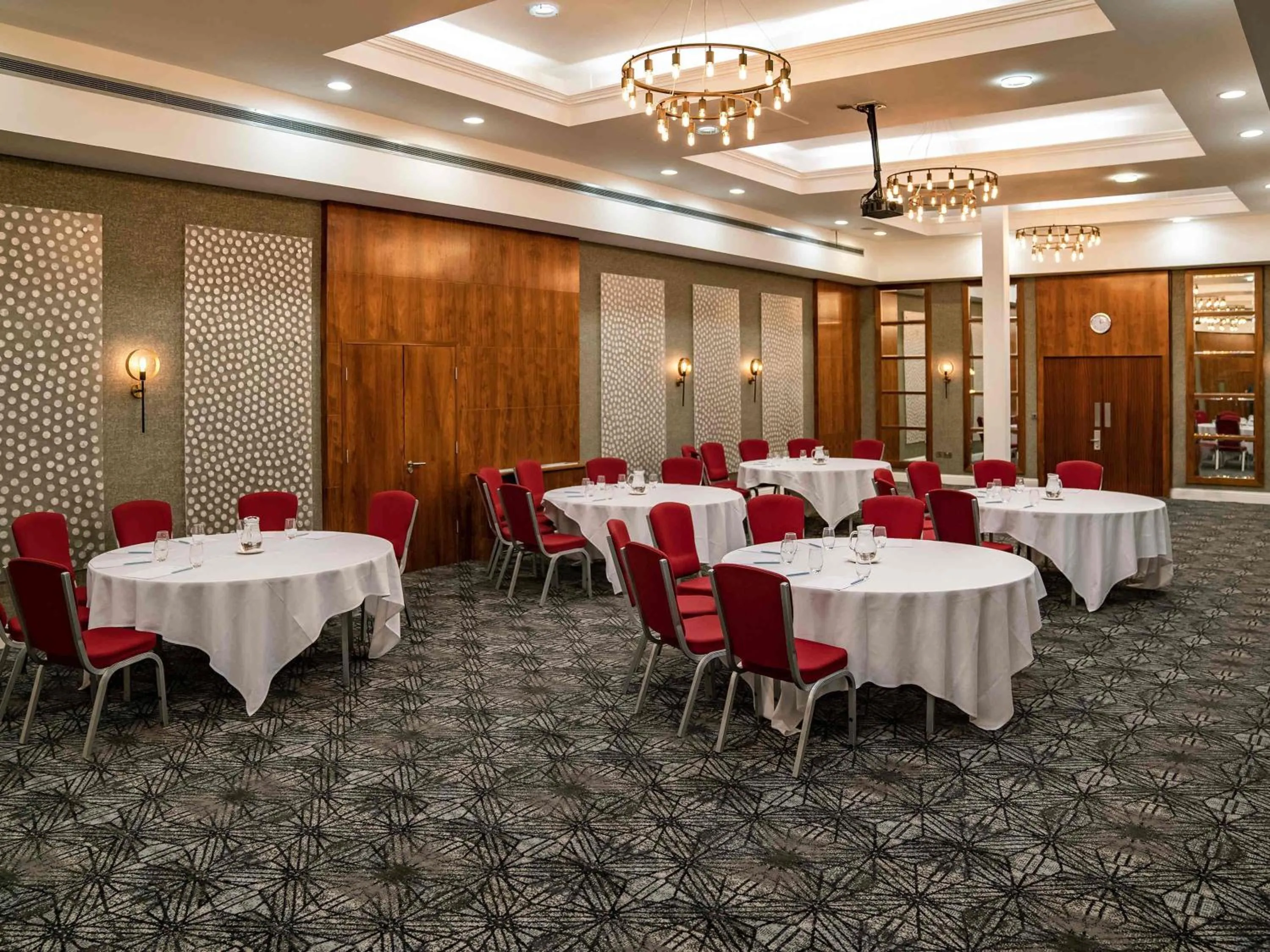 wedding in Mercure Nottingham City Centre Hotel