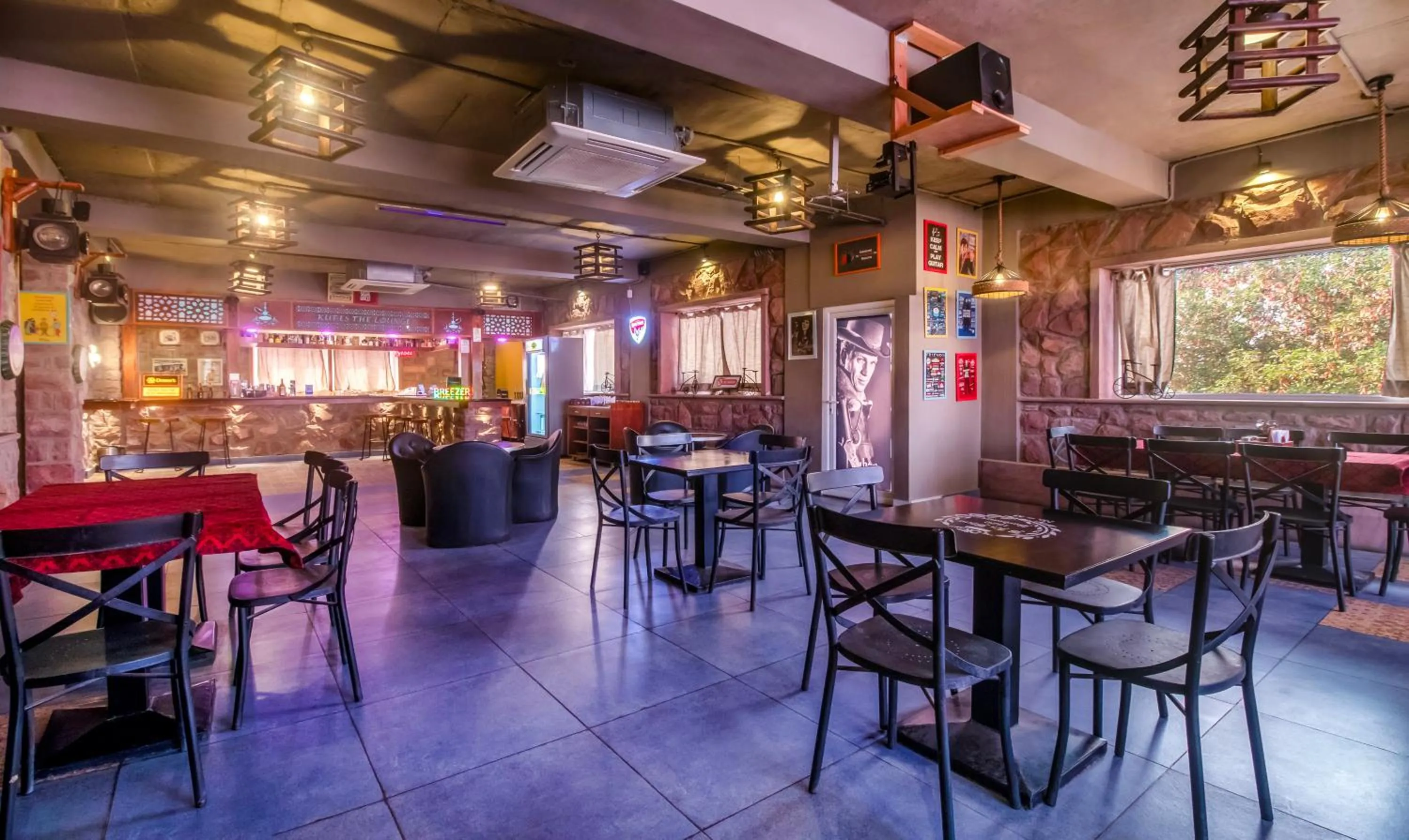 Lounge or bar in Treebo Megh Niwas, 2 Km From Umaid Bhawan Palace