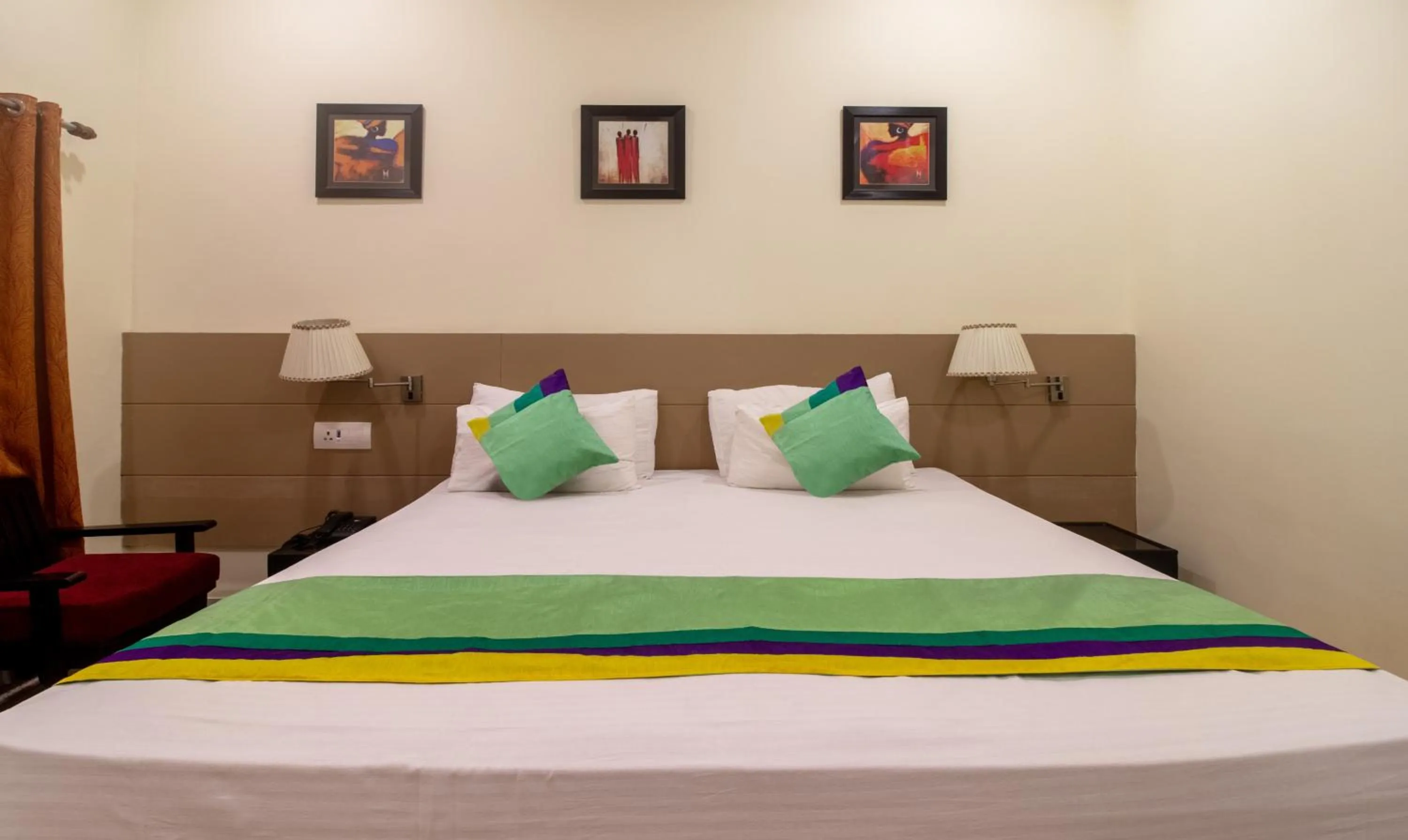 Bedroom, Bed in Treebo Megh Niwas, 2 Km From Umaid Bhawan Palace