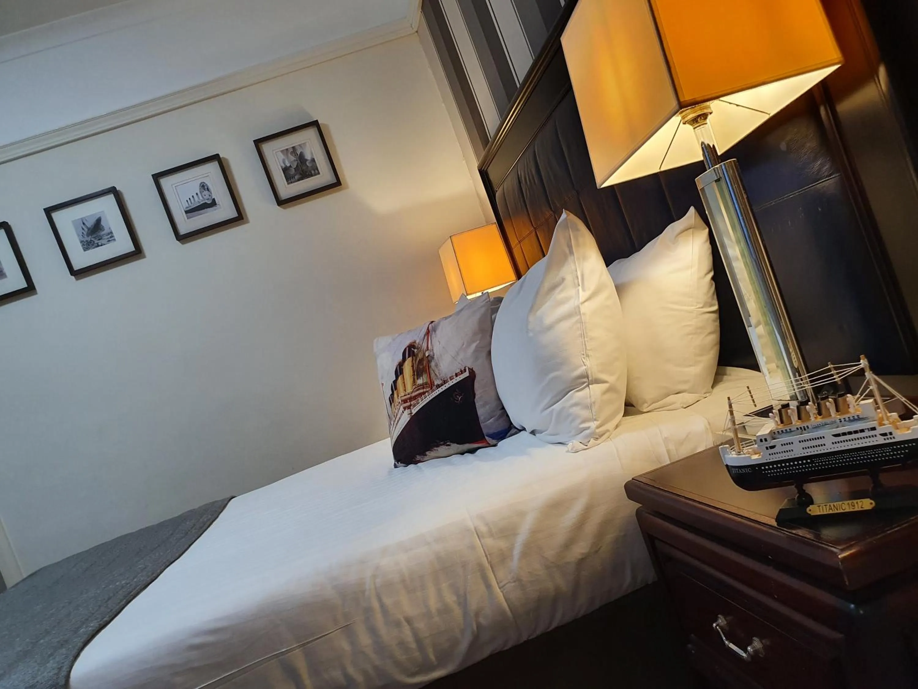 Bed in Best Western Stoke on Trent City Centre Hotel