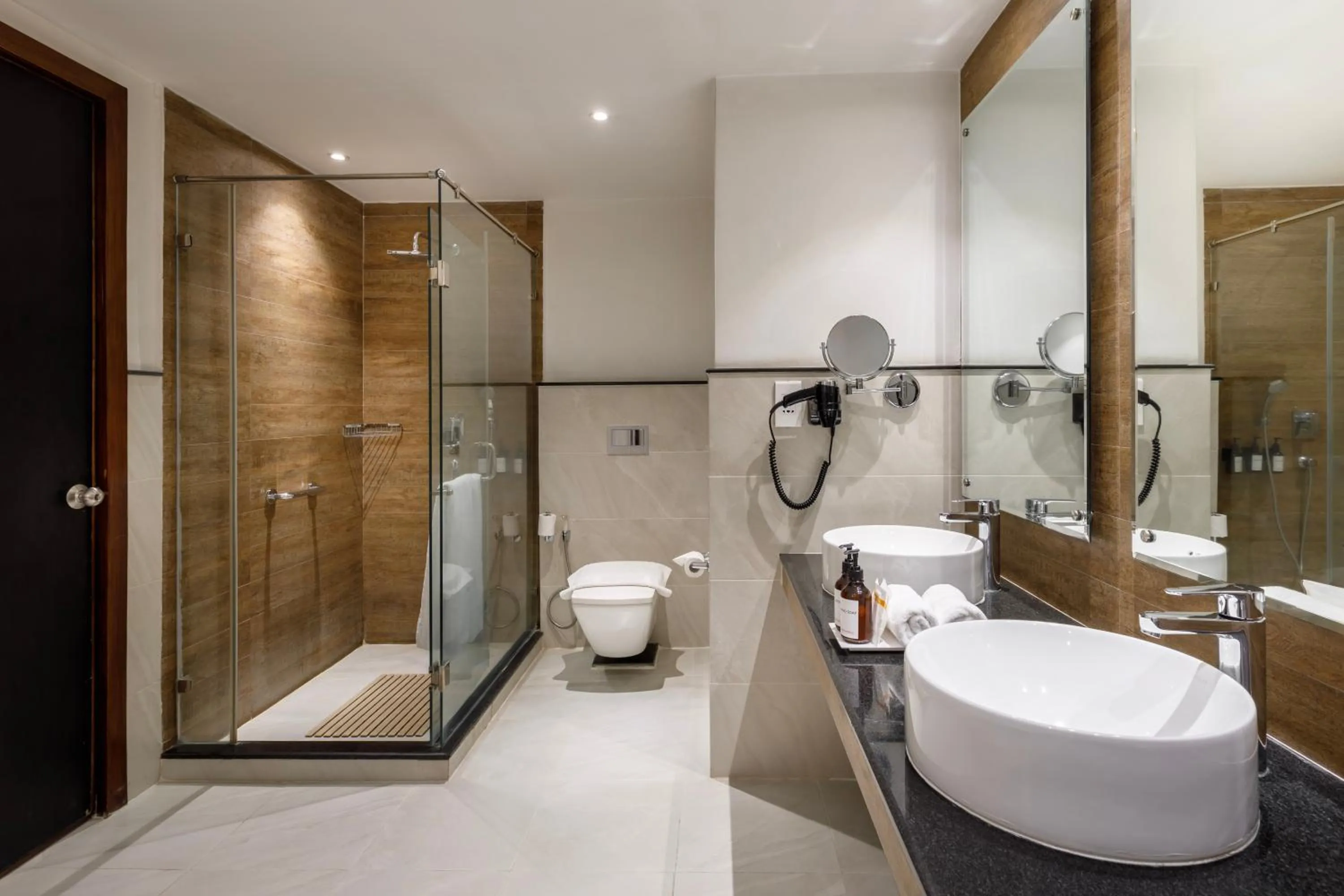 Bathroom in Hotel Ambassador by ACE Hotels