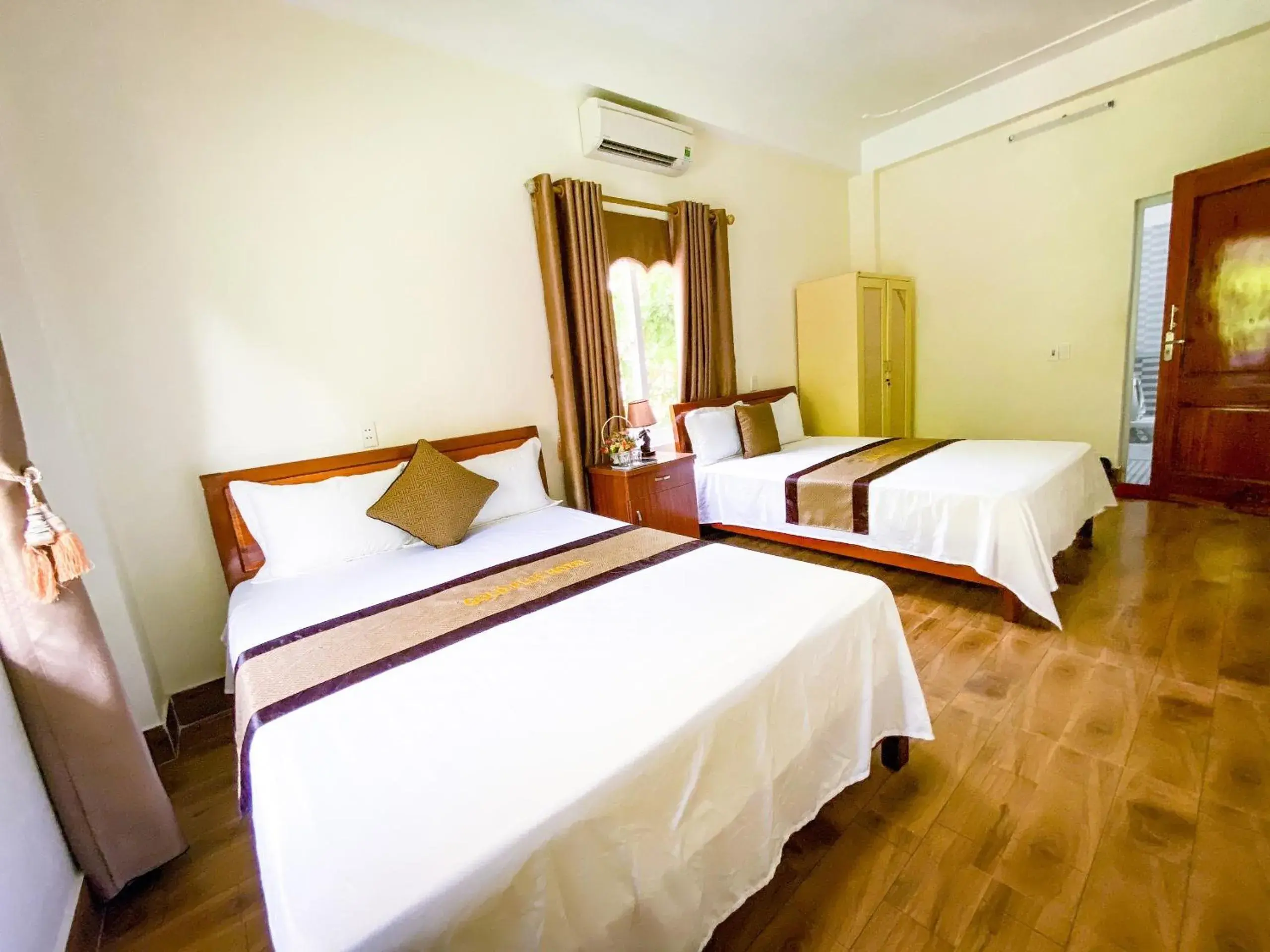 Quadruple Room with Mountain View in Gold Plus Hotel Quadruple Room with Mountain View in Gold Plus Hotel