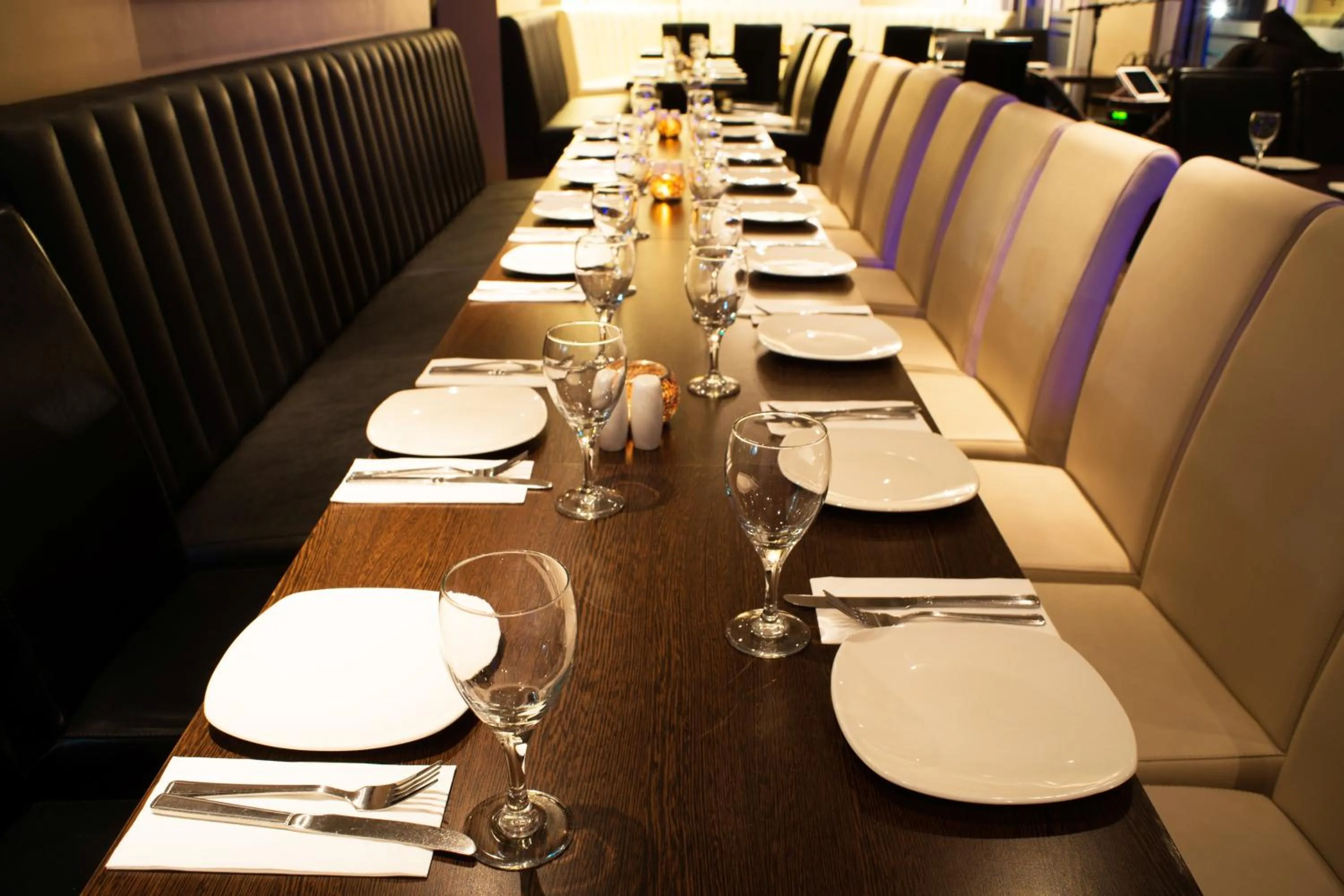 Restaurant/Places to Eat in OYO Flagship London Finchley