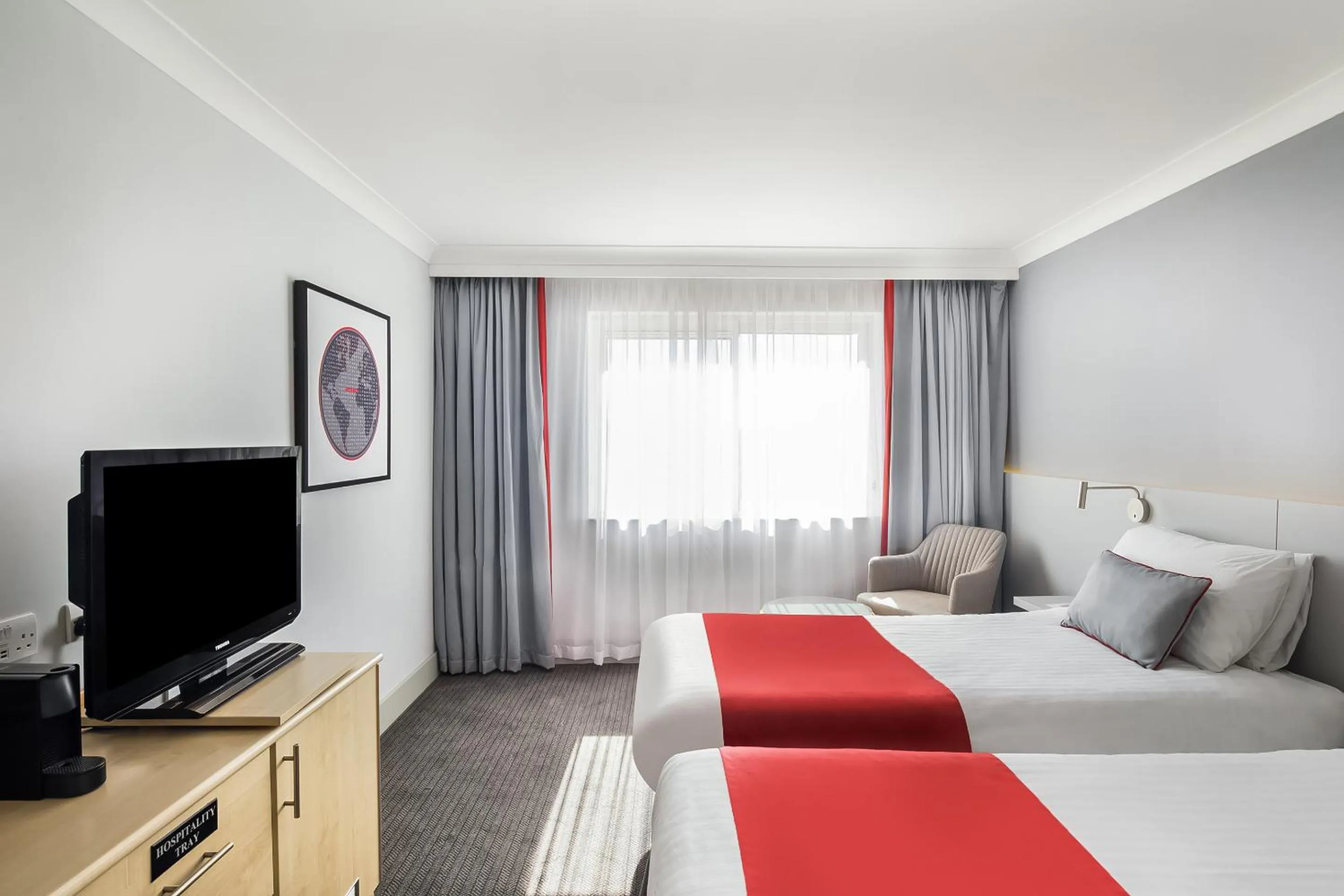 Bedroom, TV/Entertainment Center in OYO Flagship London Finchley