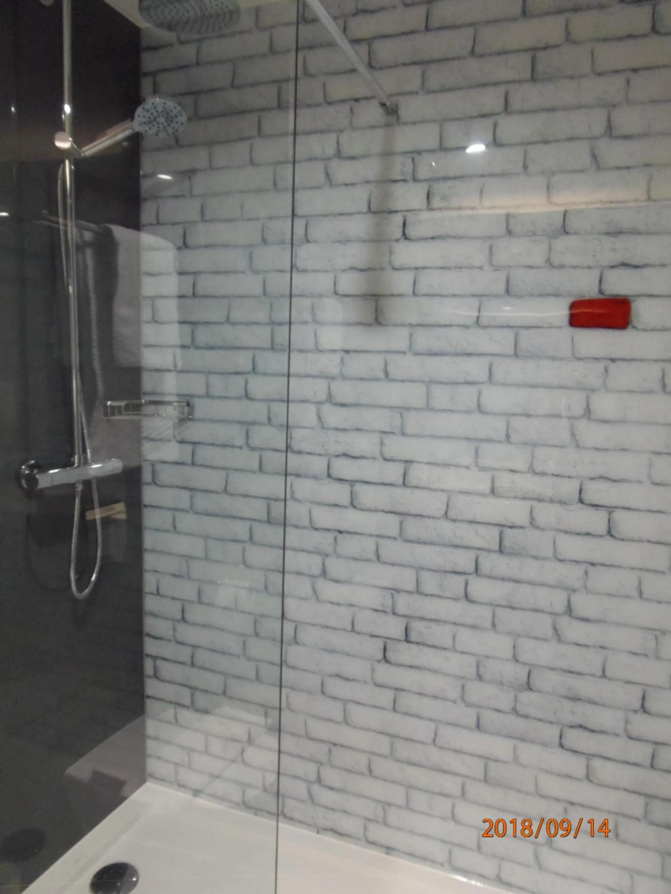 Bathroom in OYO Flagship London Finchley